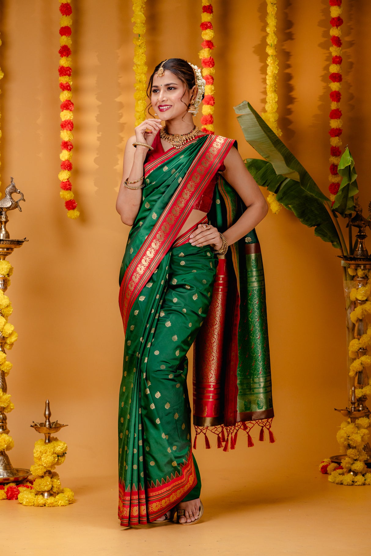 Mimosa Women's Woven Design Kanjivaram Style Art Silk Saree With Blouse Piece : SA00001733GRNFREE