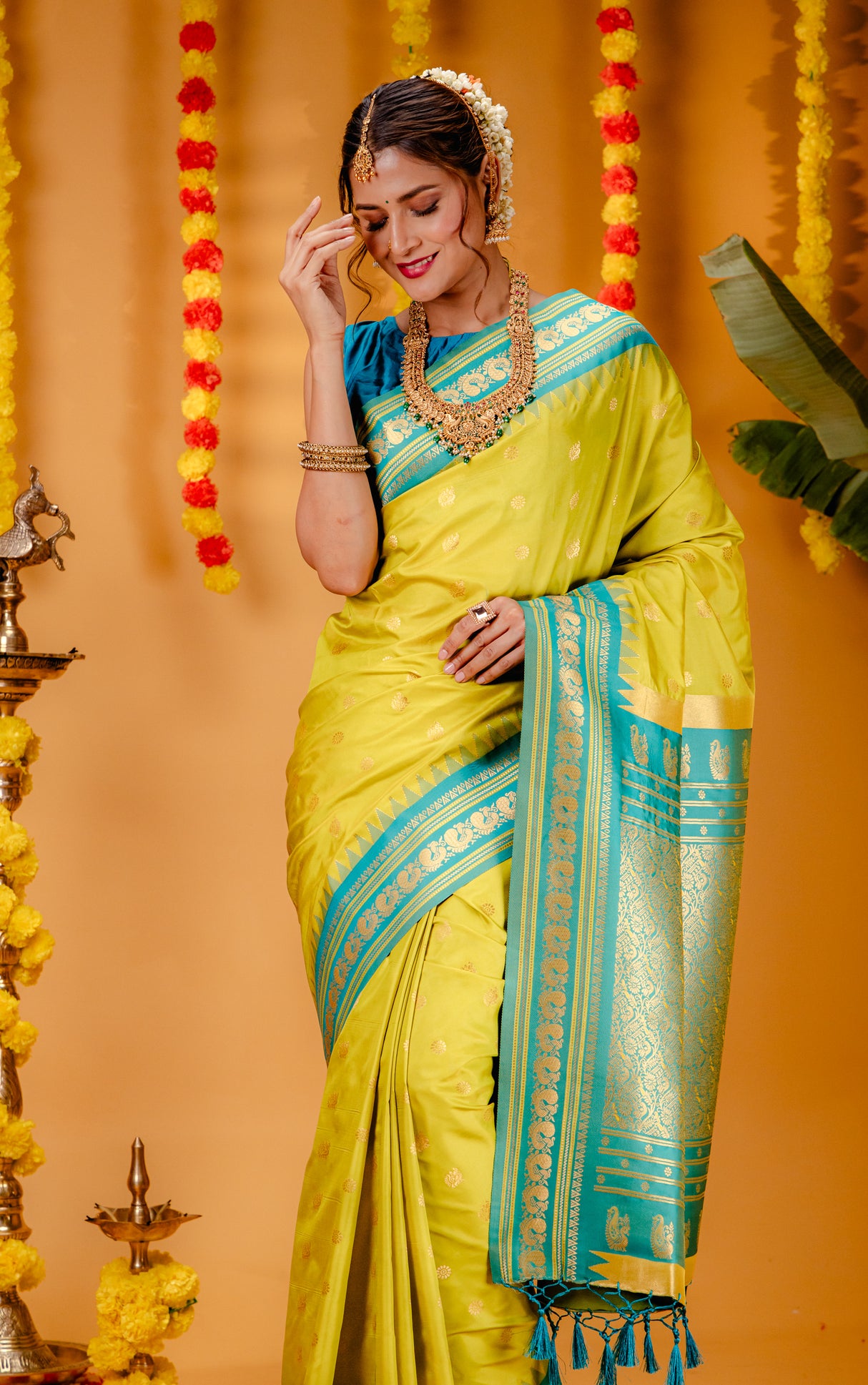 Mimosa Women's Woven Design Kanjivaram Style Art Silk Saree With Blouse Piece : SA00001733PSFREE