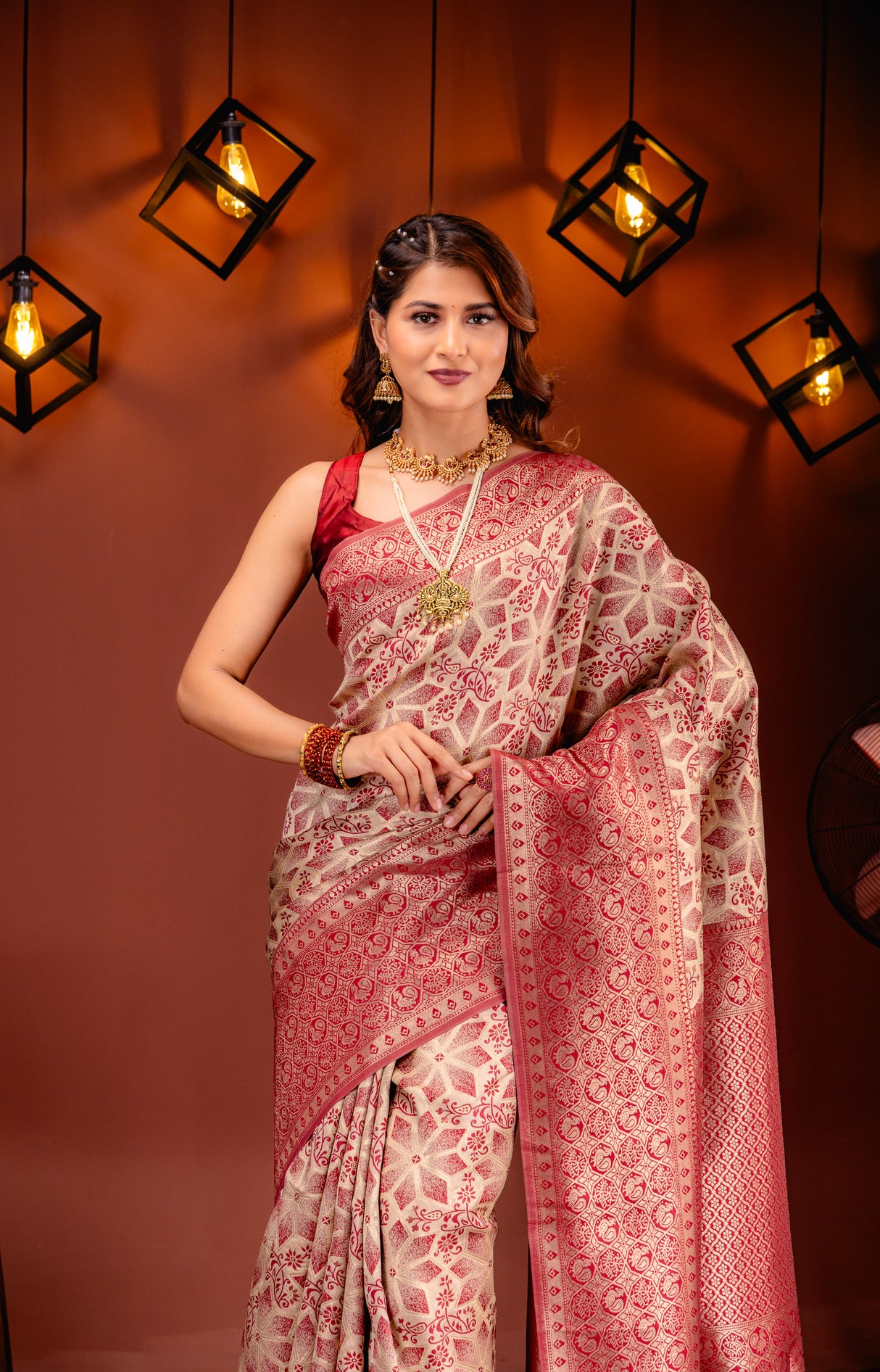 Mimosa Women's Woven Design Kanjivaram Style Art Silk Saree With Blouse Piece : SA00001587TSFREE