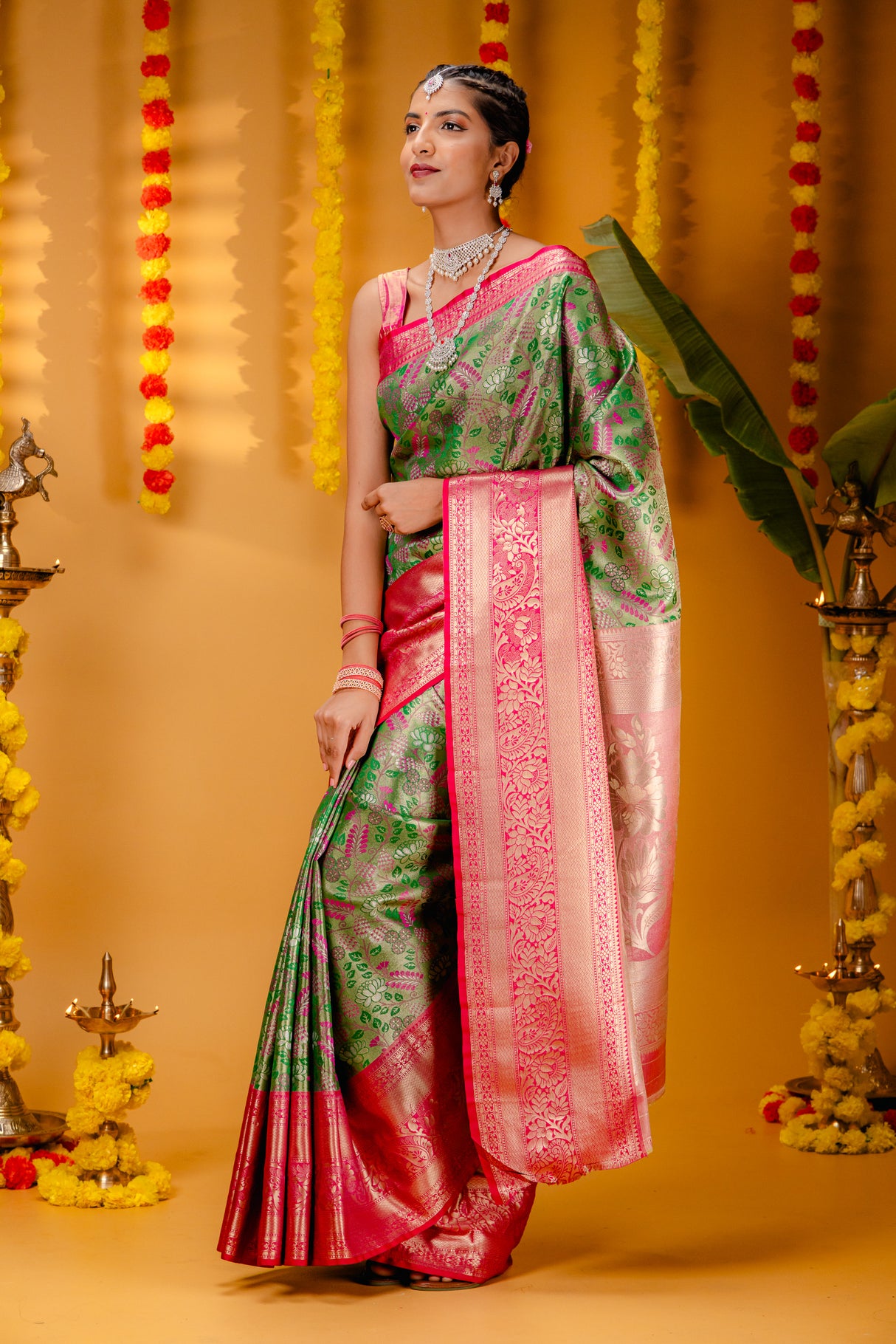 Mimosa Women's Woven Design Kanjivaram Style Art Silk Saree With Blouse Piece : SA00001812GRNFREE