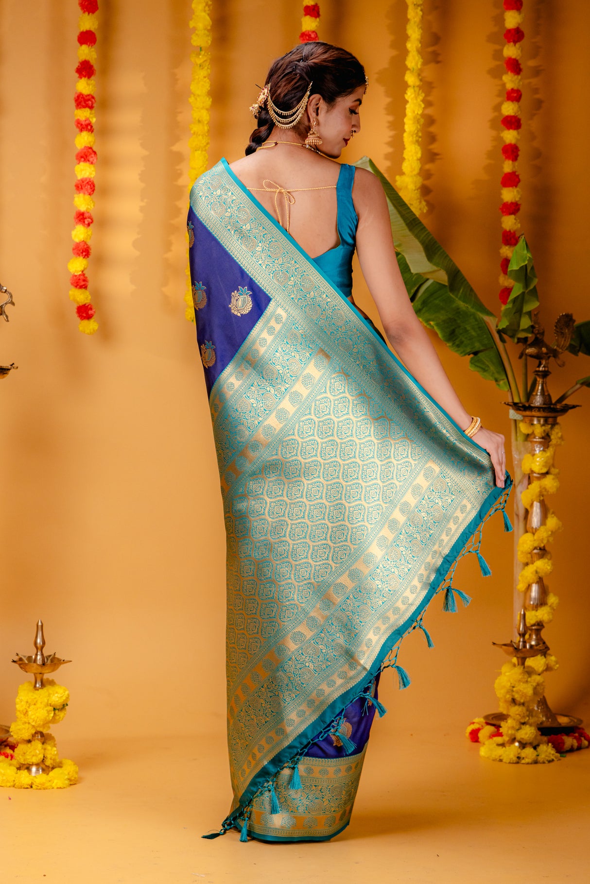 Mimosa Women's Woven Design Kanjivaram Style Art Silk Saree With Blouse Piece : SA00001693NVFREE