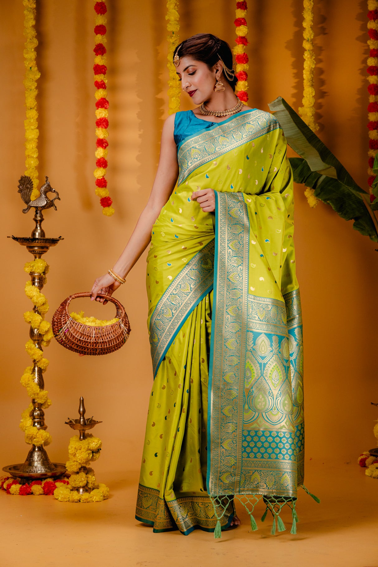 Mimosa Women's Woven Design Kanjivaram Style Art Silk Saree With Blouse Piece : SA00001788PSFREE