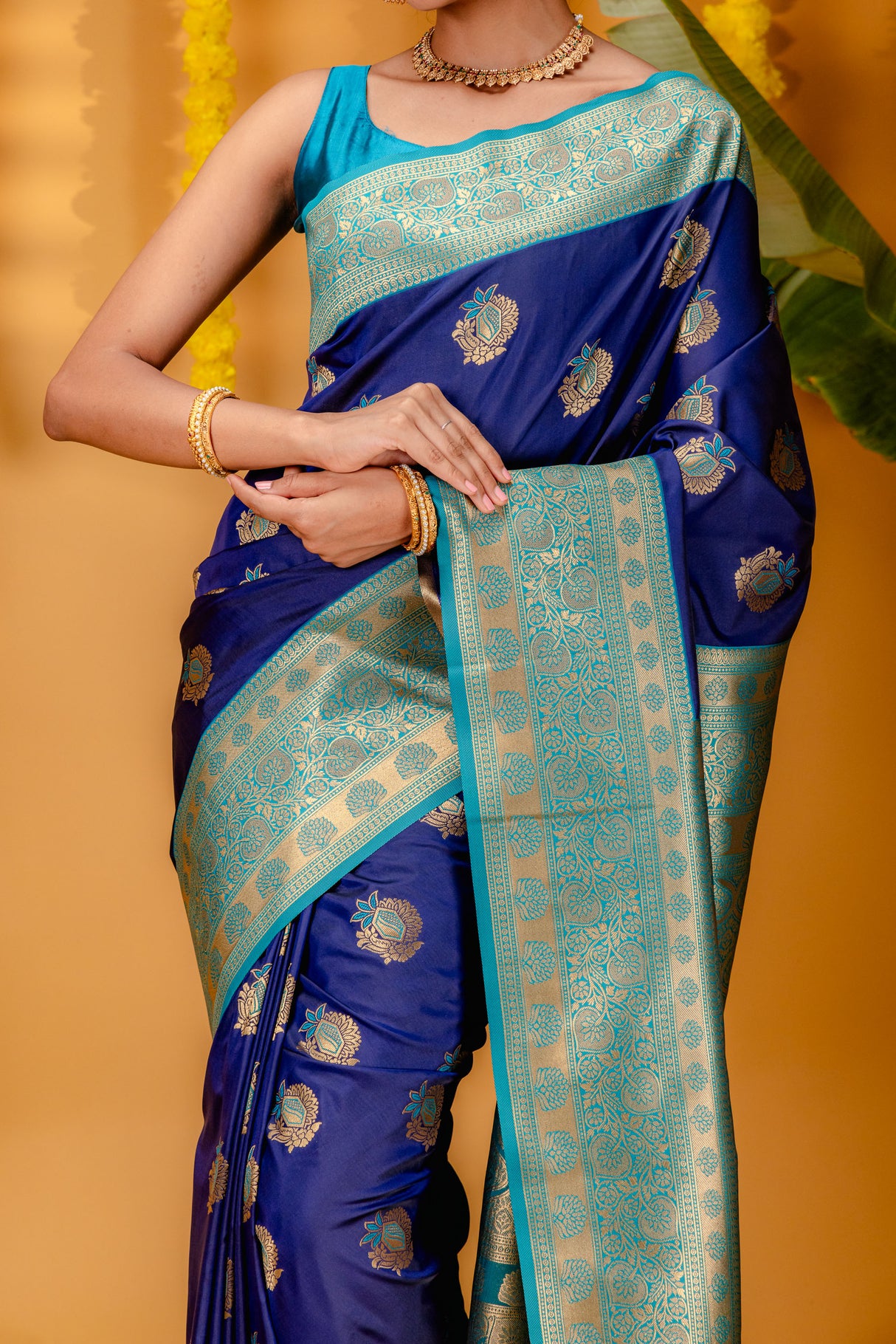 Mimosa Women's Woven Design Kanjivaram Style Art Silk Saree With Blouse Piece : SA00001693NVFREE