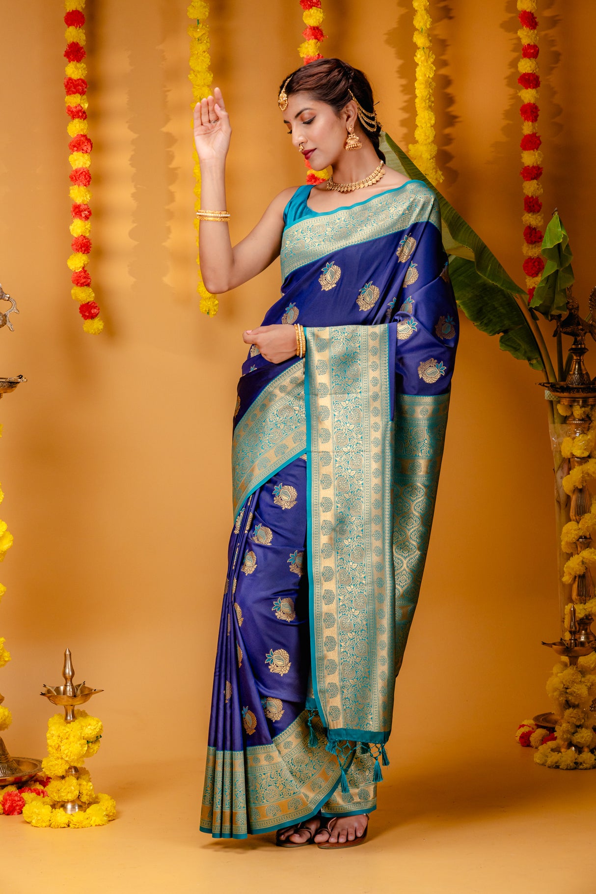 Mimosa Women's Woven Design Kanjivaram Style Art Silk Saree With Blouse Piece : SA00001693NVFREE