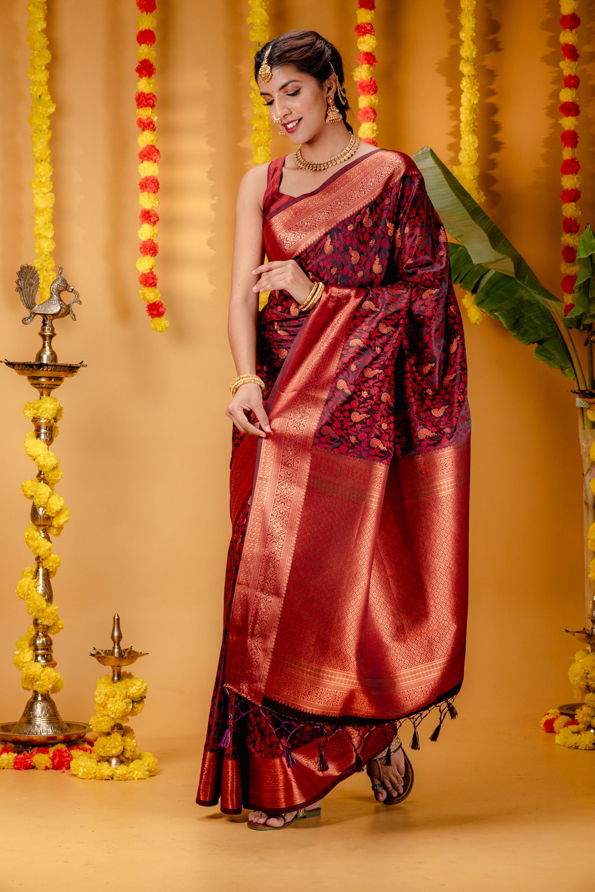 Mimosa Women's Woven Design Kanjivaram Style Art Silk Saree With Blouse Piece : SA00001700MRFREE