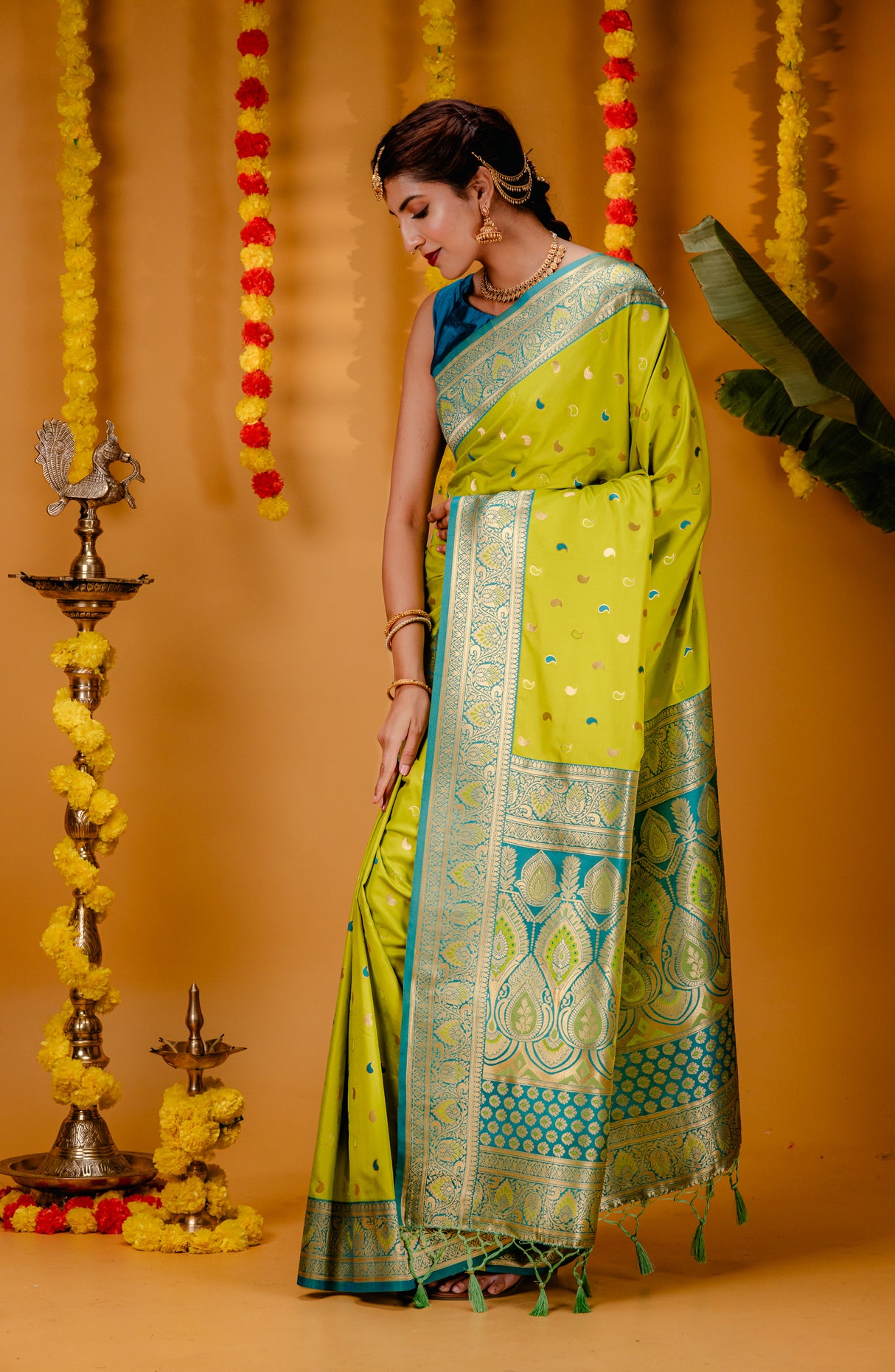 Mimosa Women's Woven Design Kanjivaram Style Art Silk Saree With Blouse Piece : SA00001788PSFREE