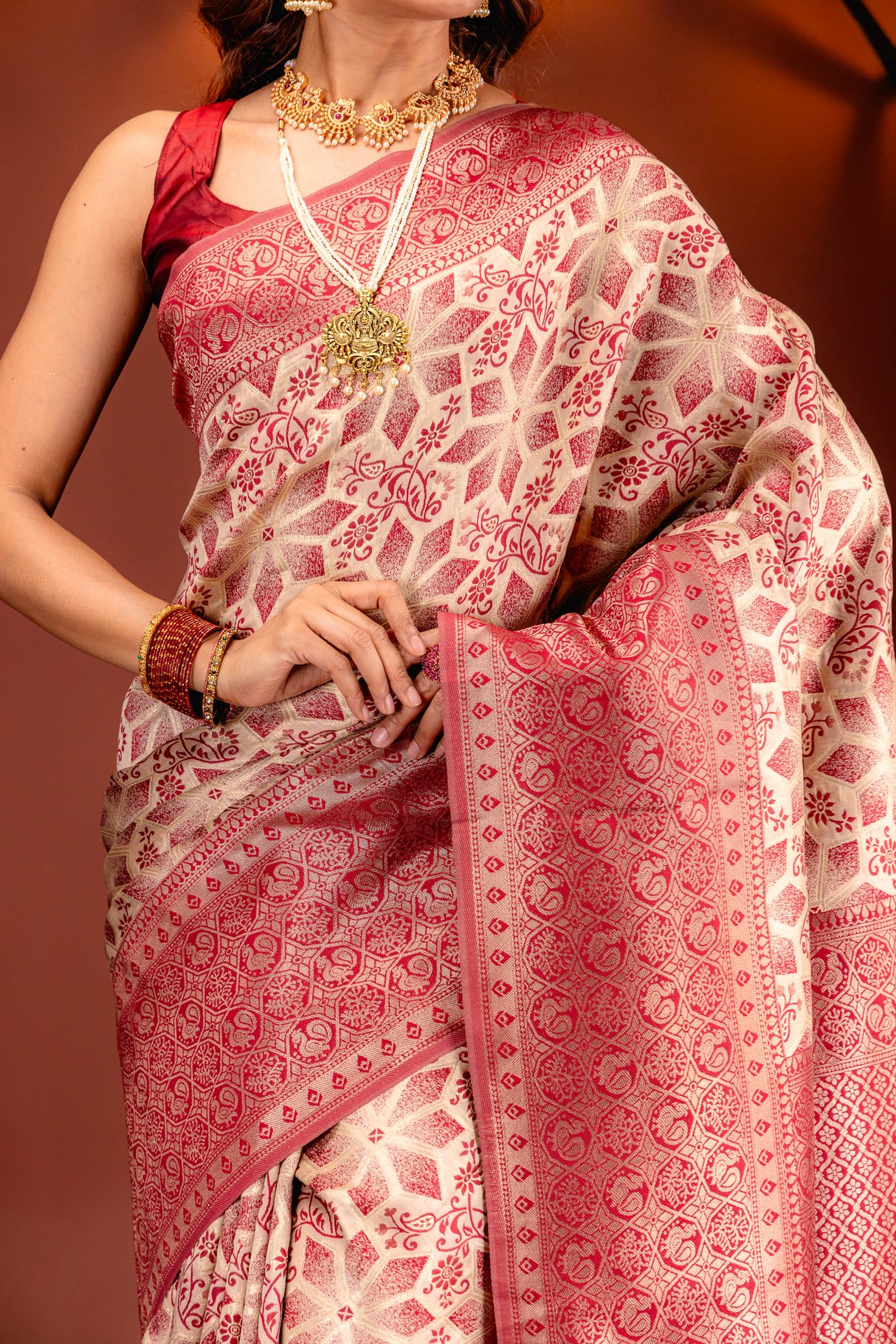 Mimosa Women's Woven Design Kanjivaram Style Art Silk Saree With Blouse Piece : SA00001587TSFREE