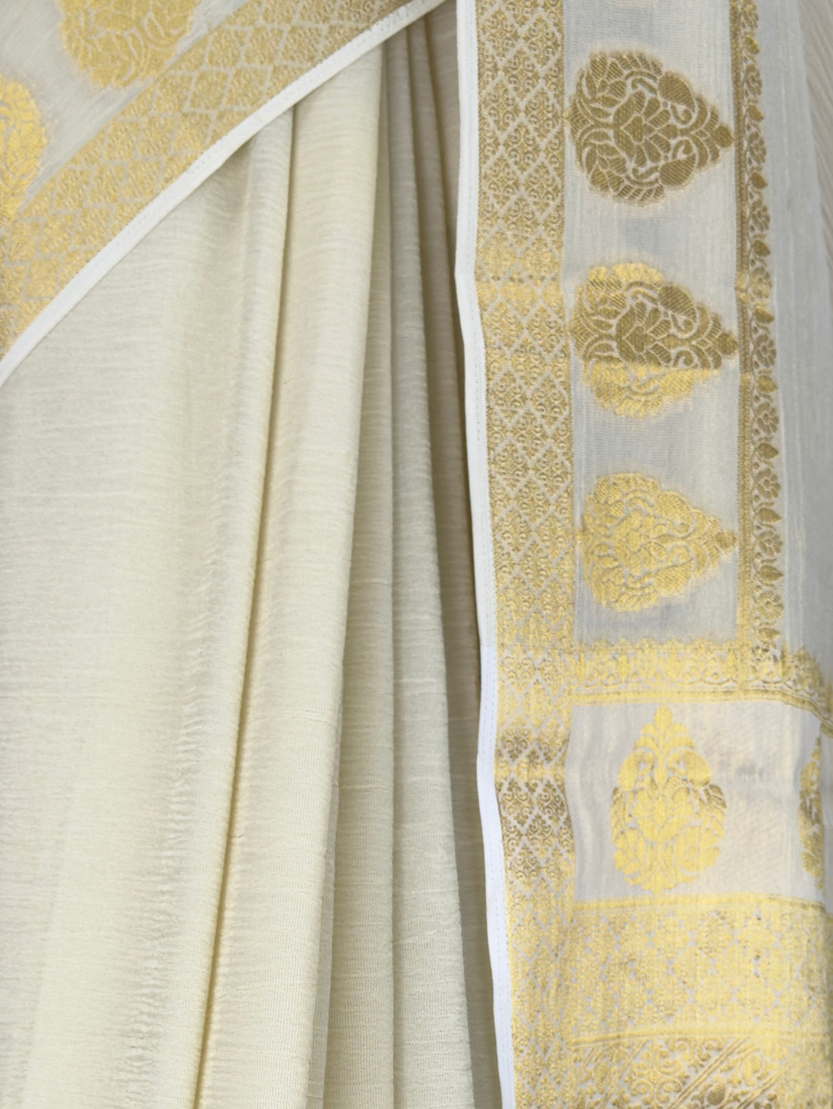 MIMOSA White Kanjivaram Saree — fleets shot full lifestyle
