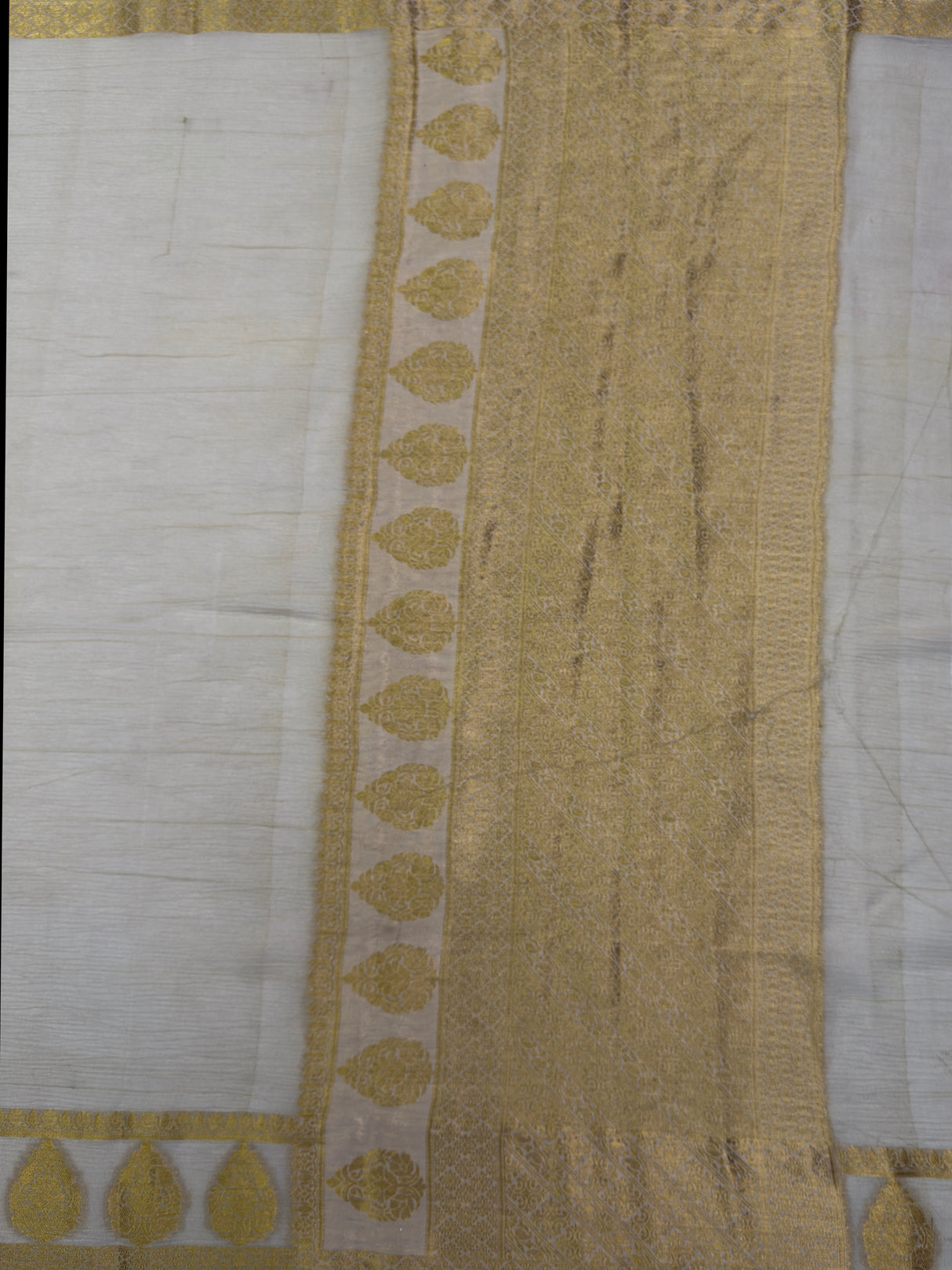 MIMOSA White Kanjivaram Saree — pallu and zari work detail