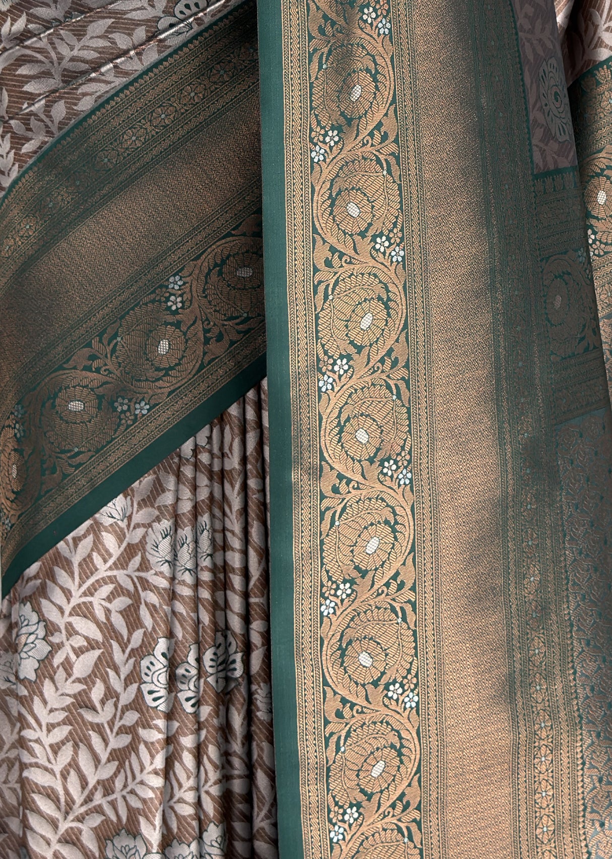 MIMOSA Green Kanjivaram Art silk Saree β fleets shot full lifestyle