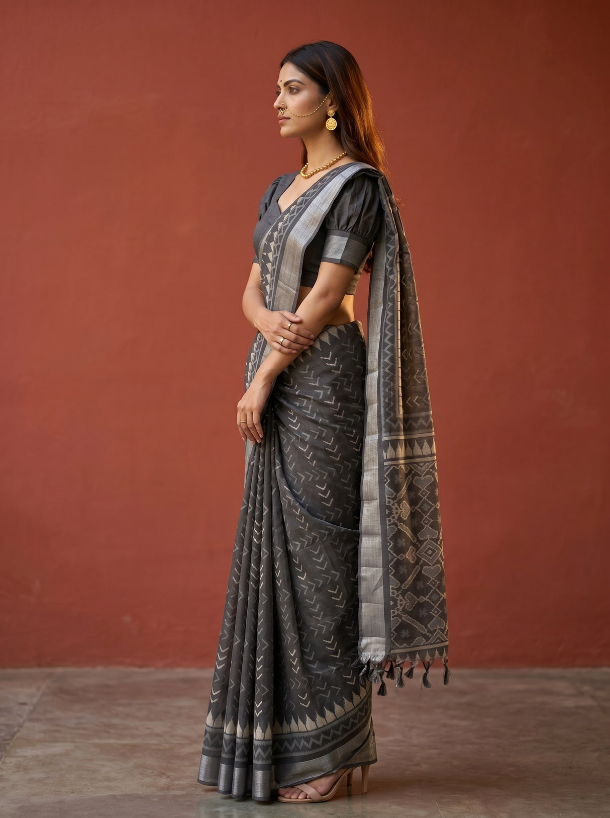 MIMOSA Saree Saree — pose 3 styling detail