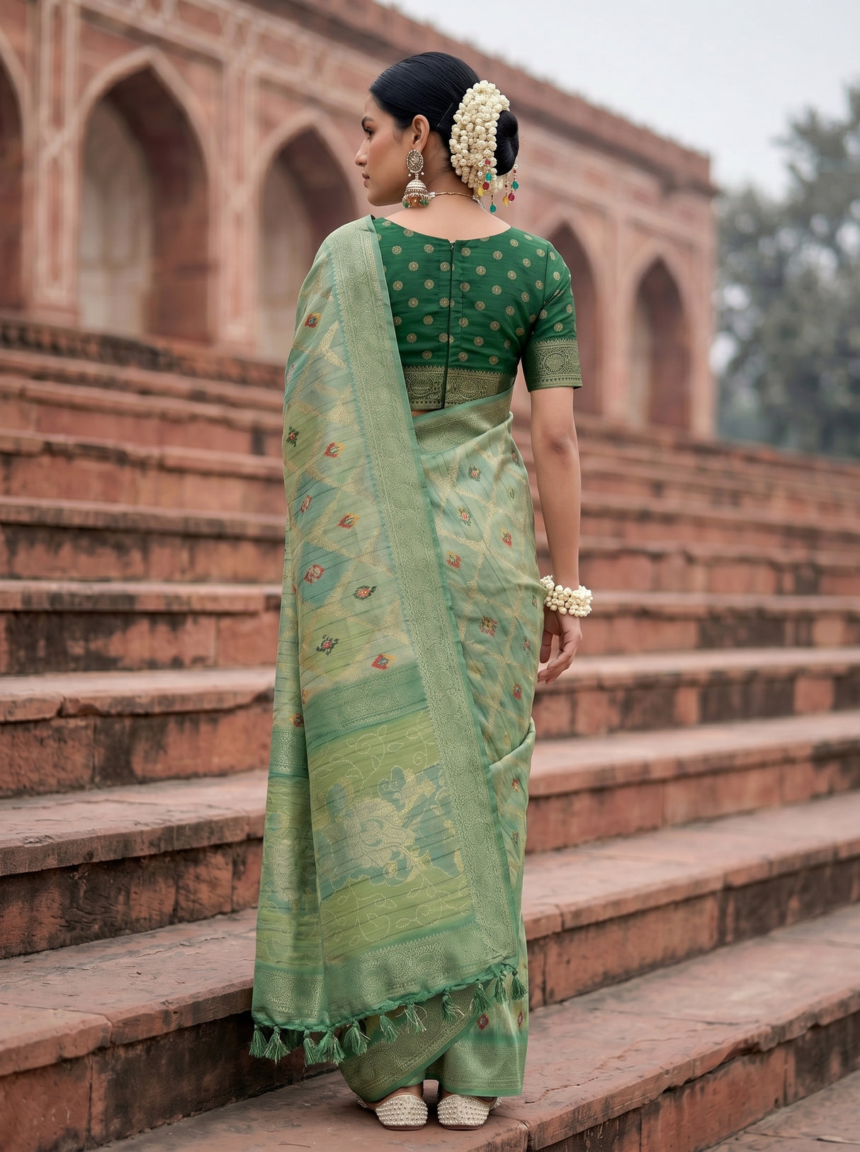 MIMOSA Saree Saree — pose 2 styling detail