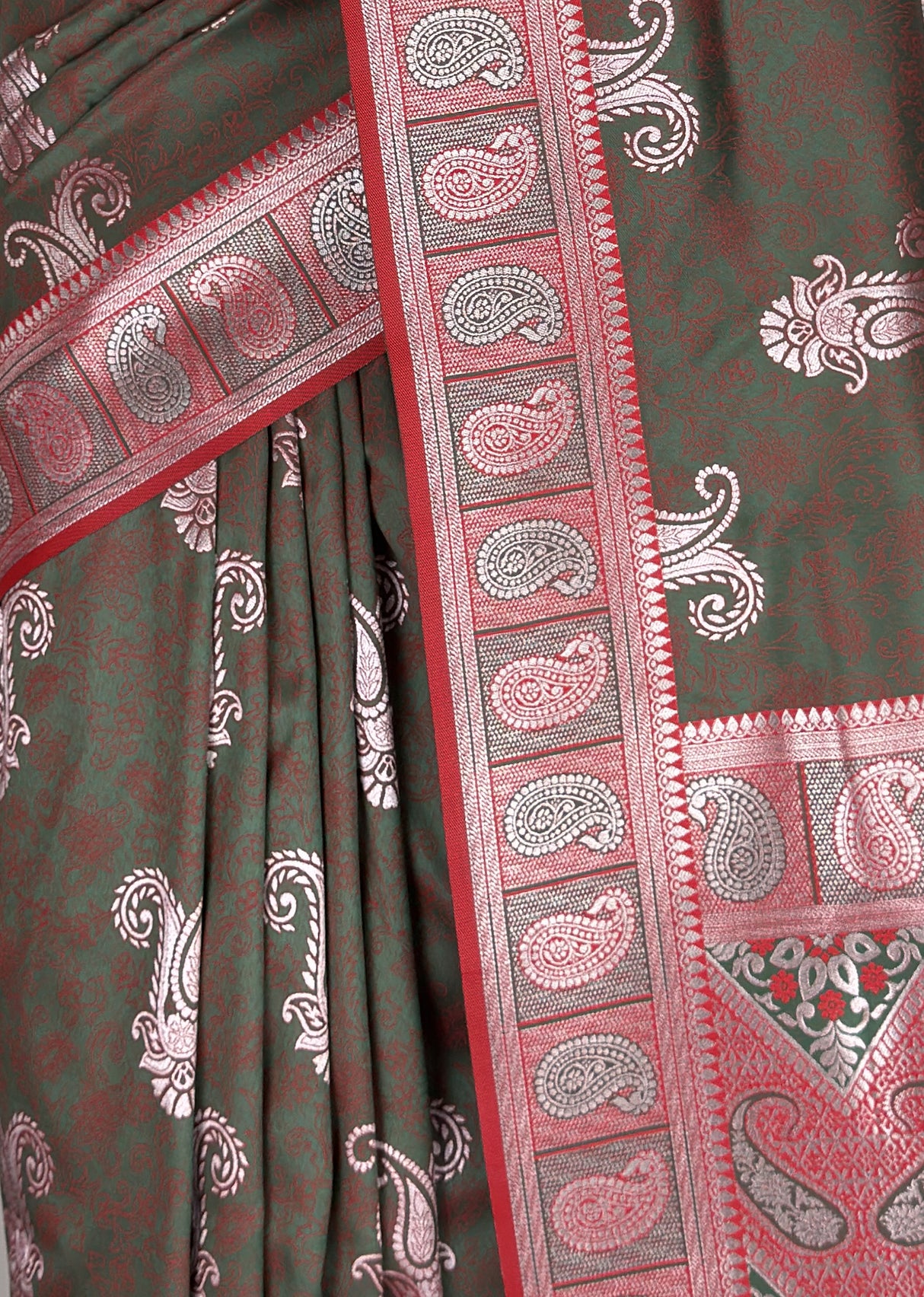 MIMOSA Beige Kanjivaram Art silk Saree β fleets shot full lifestyle