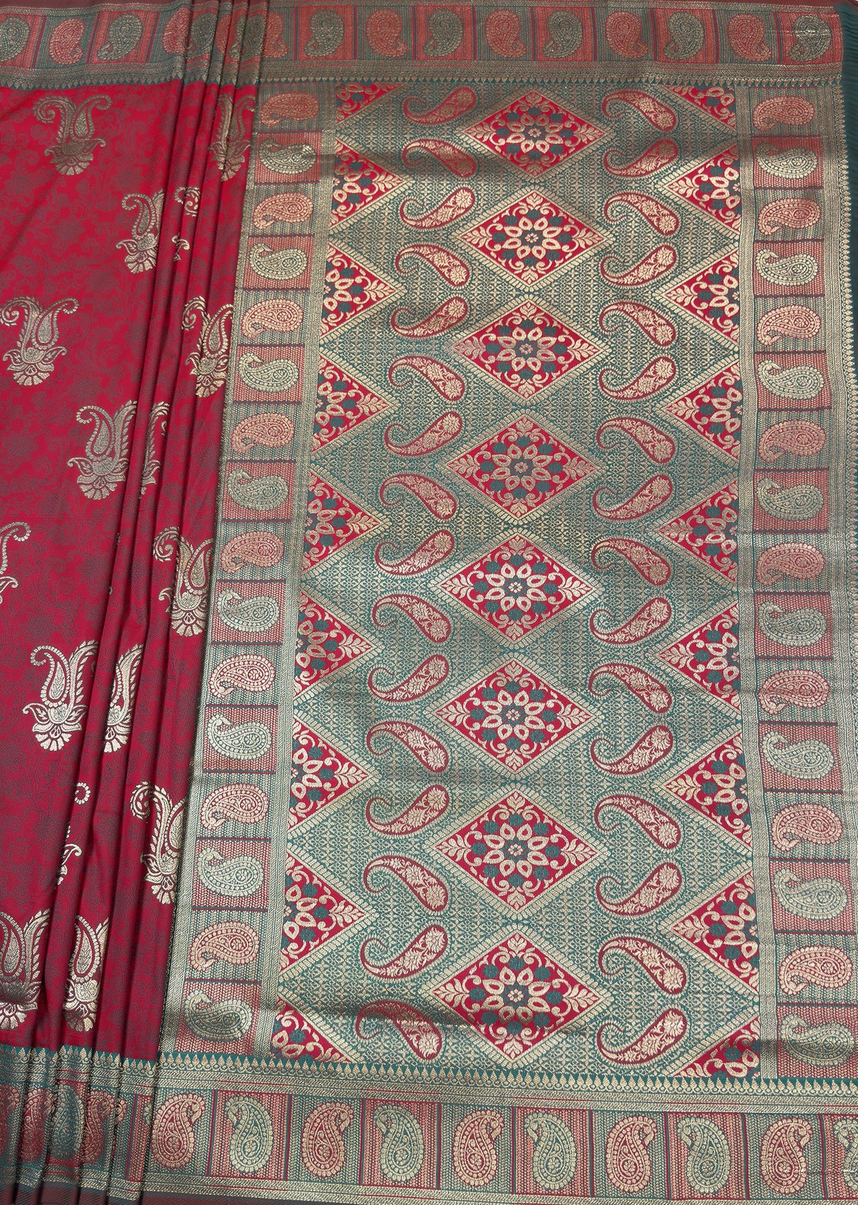 MIMOSA Gajari Kanjivaram Art silk Saree β pallu and zari work detail