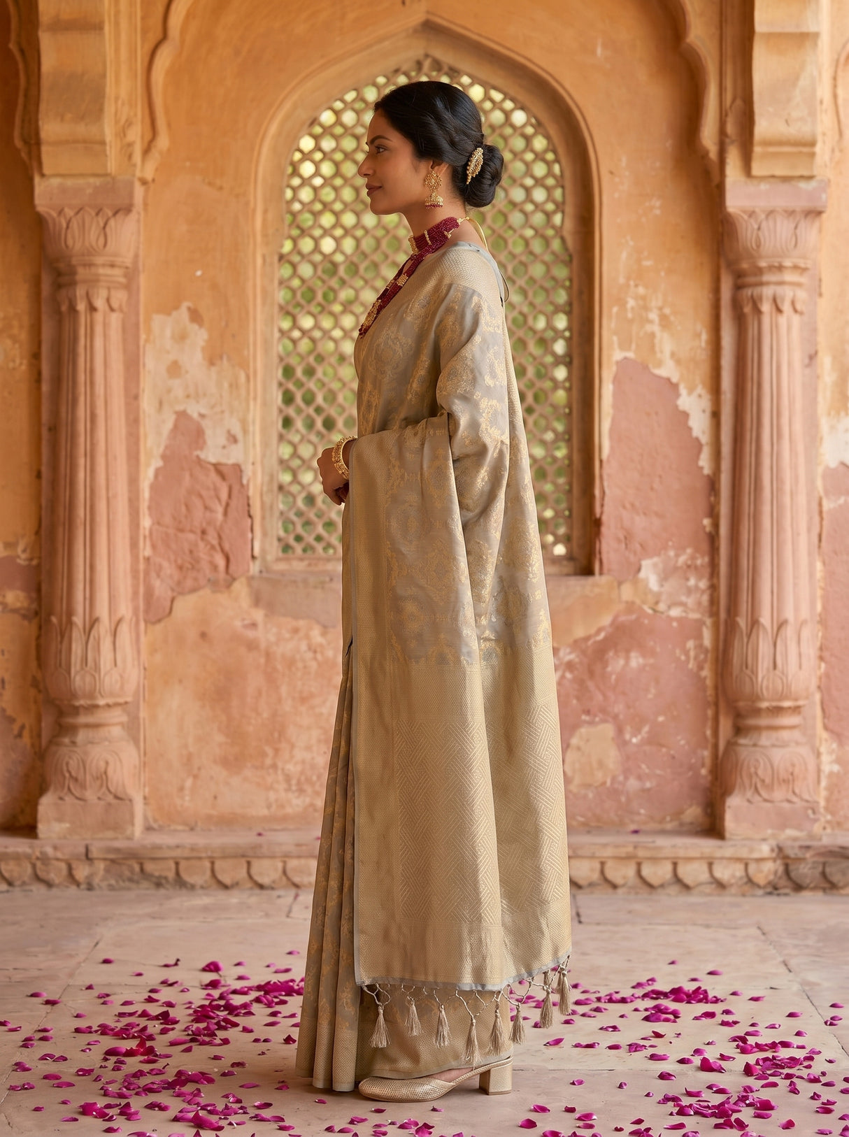 MIMOSA Saree Saree — pose 3 styling detail