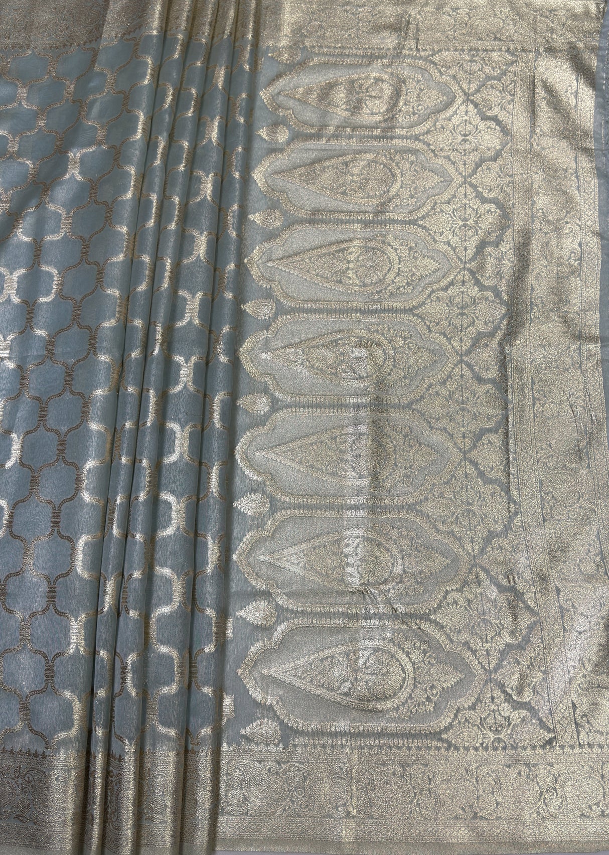 MIMOSA Grey Banarasi Art Silk Saree β pallu and zari work detail