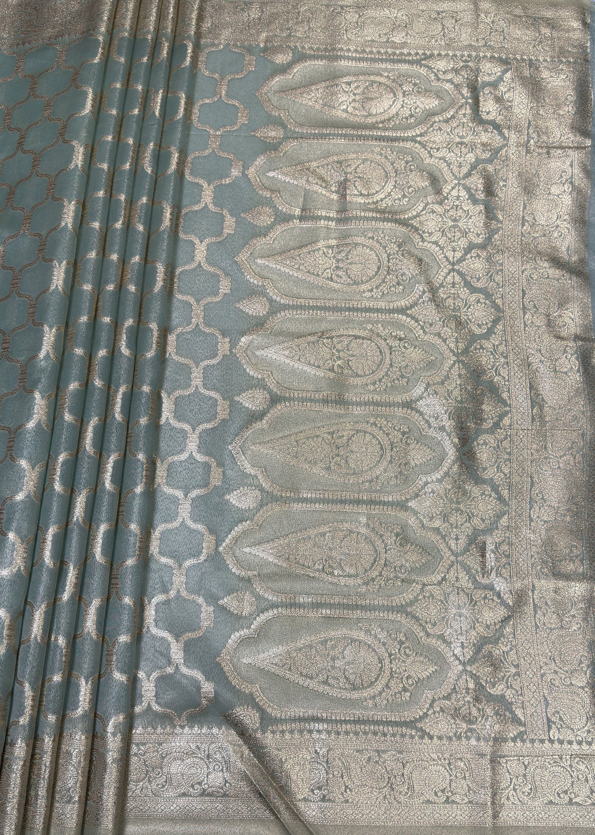 MIMOSA Rama Banarasi Art Silk Saree β pallu and zari work detail