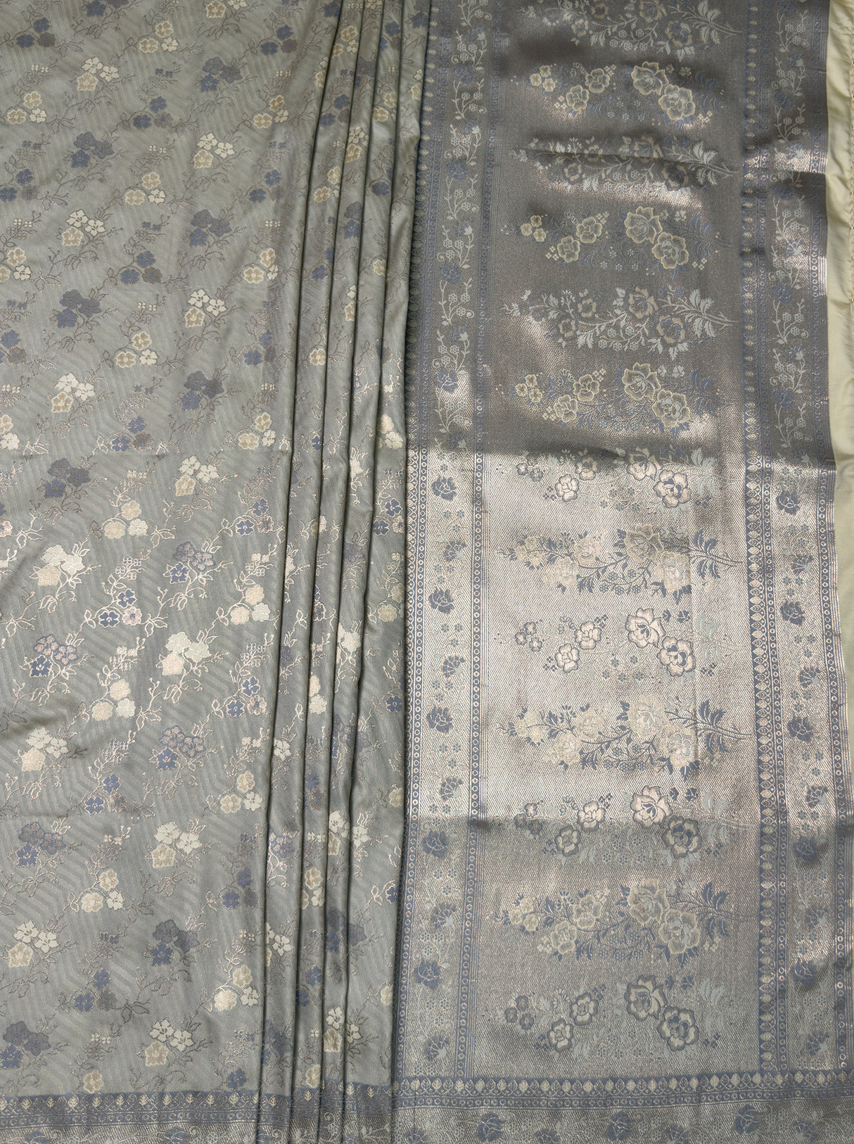 MIMOSA Grey Kanjivaram Art Silk Saree β pallu and zari work detail