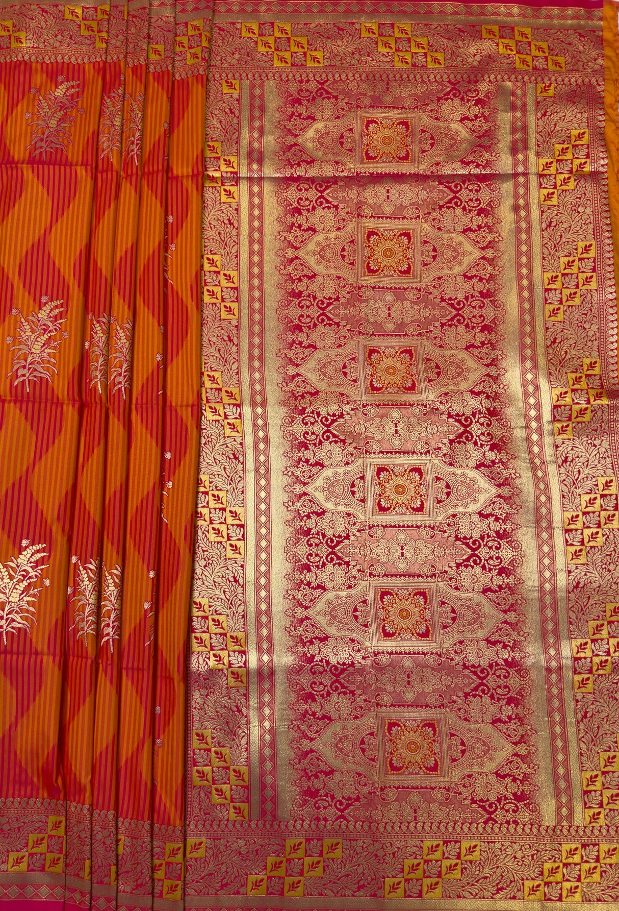 MIMOSA Gold Kanjivaram Art Silk Saree β pallu and zari work detail
