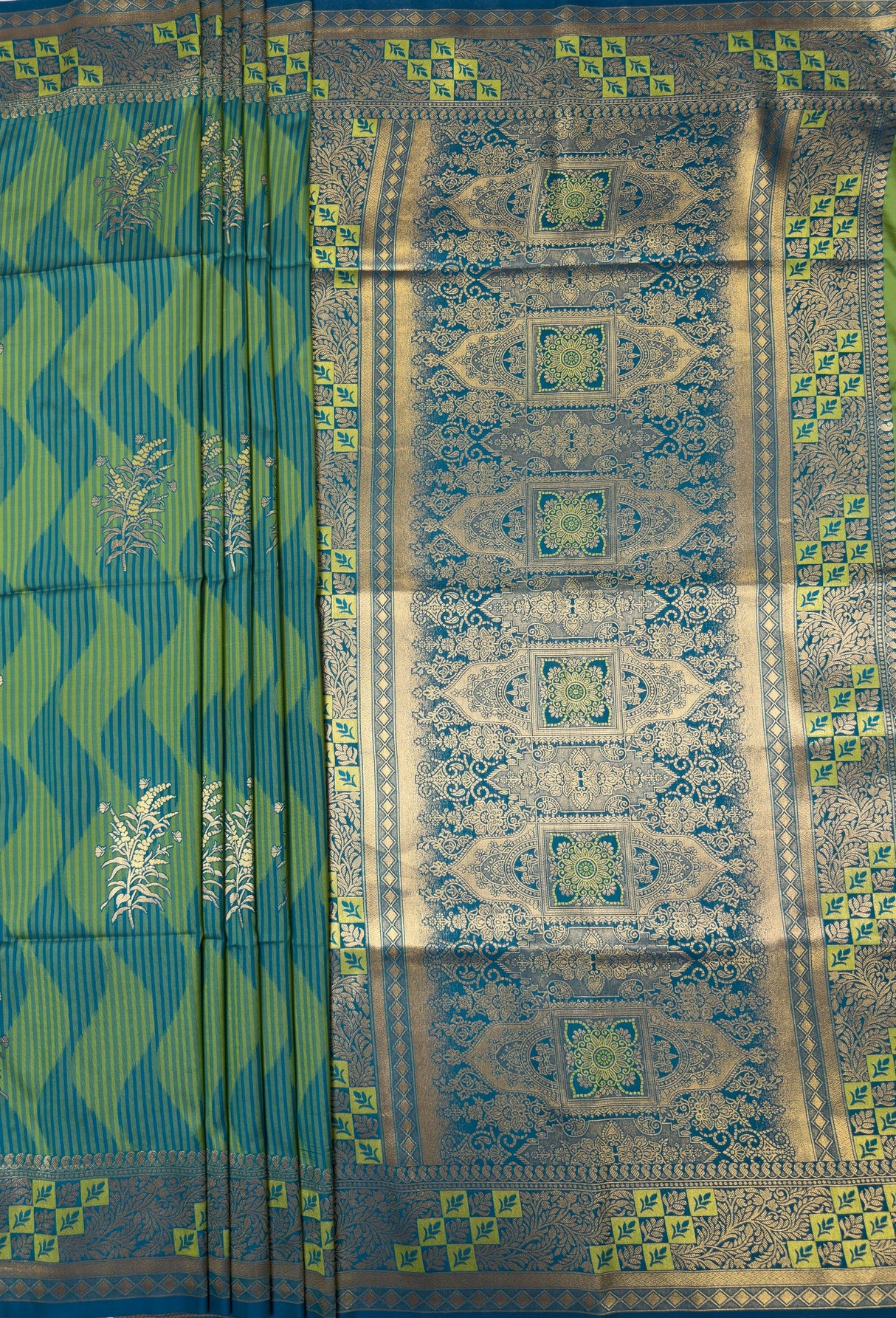 MIMOSA Parrot Green Kanjivaram Art Silk Saree β pallu and zari work detail