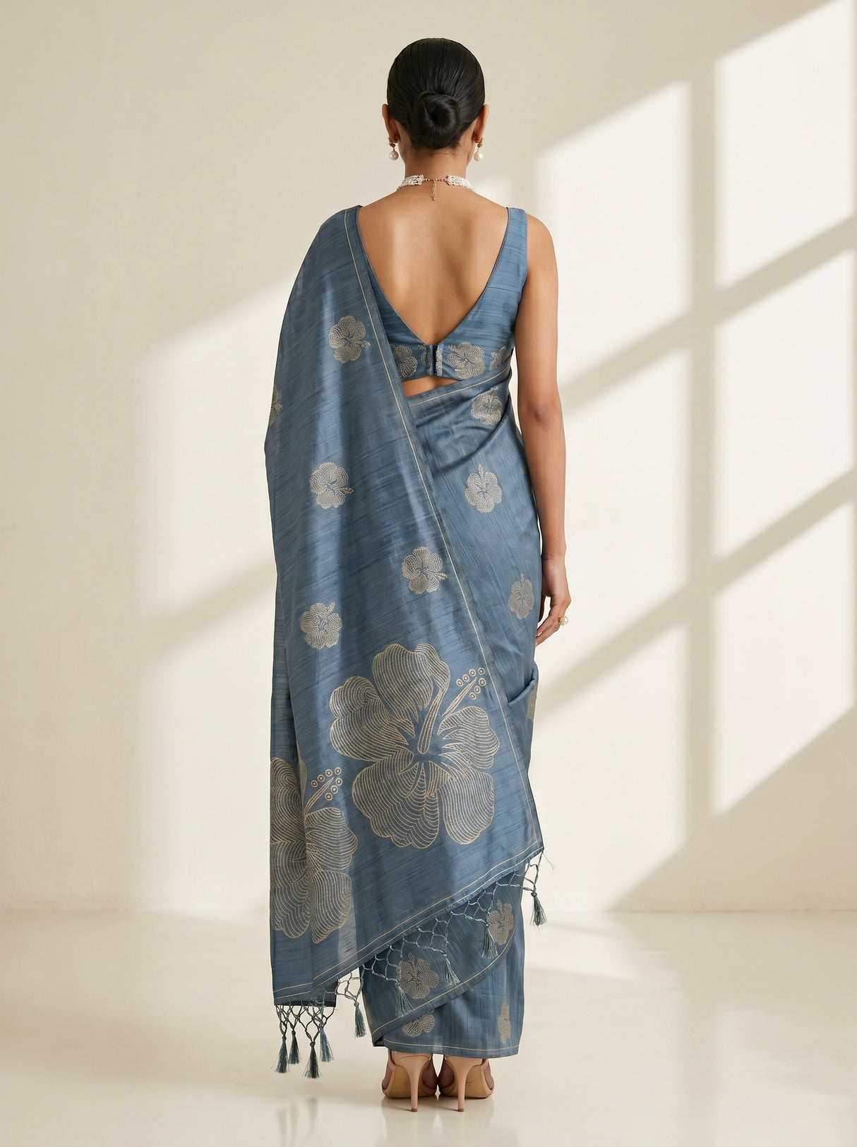 MIMOSA Saree Saree — pose 2 styling detail