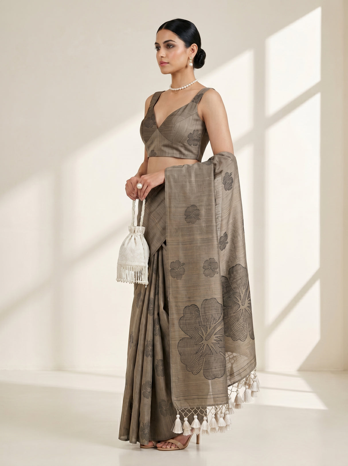 MIMOSA Saree Saree — pose 3 styling detail