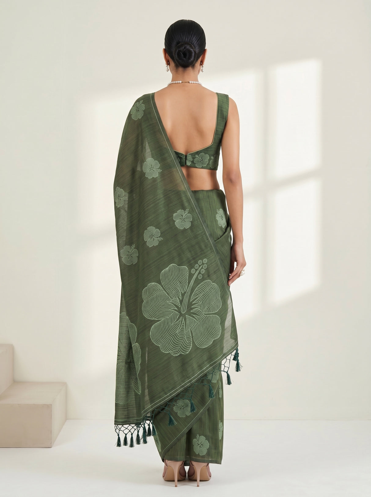 MIMOSA Saree Saree — pose 2 styling detail