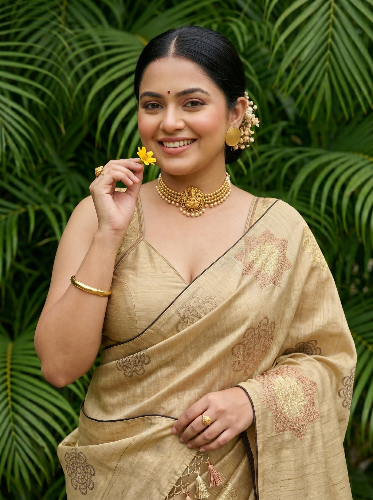 MIMOSA Saree Saree — pose 10 styling detail