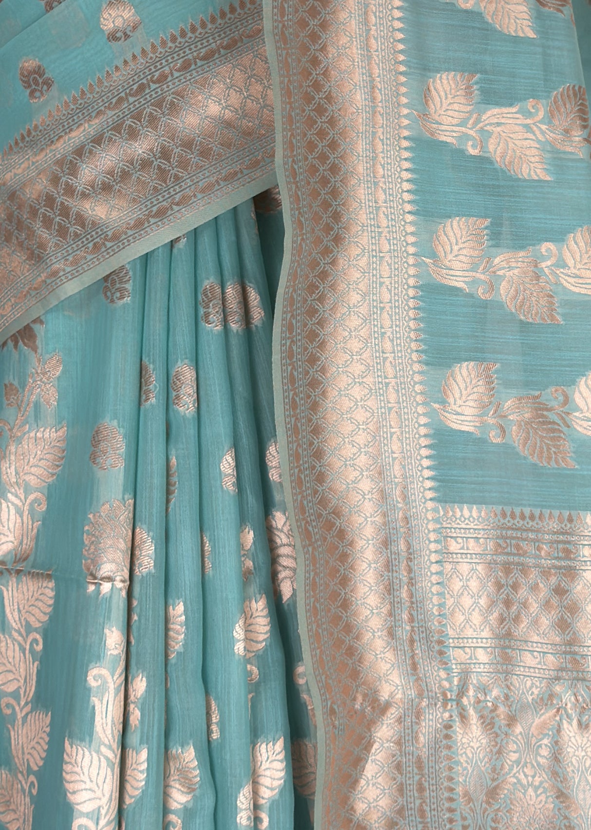 MIMOSA Saffire Banarasi Linen Saree β fleets shot full lifestyle