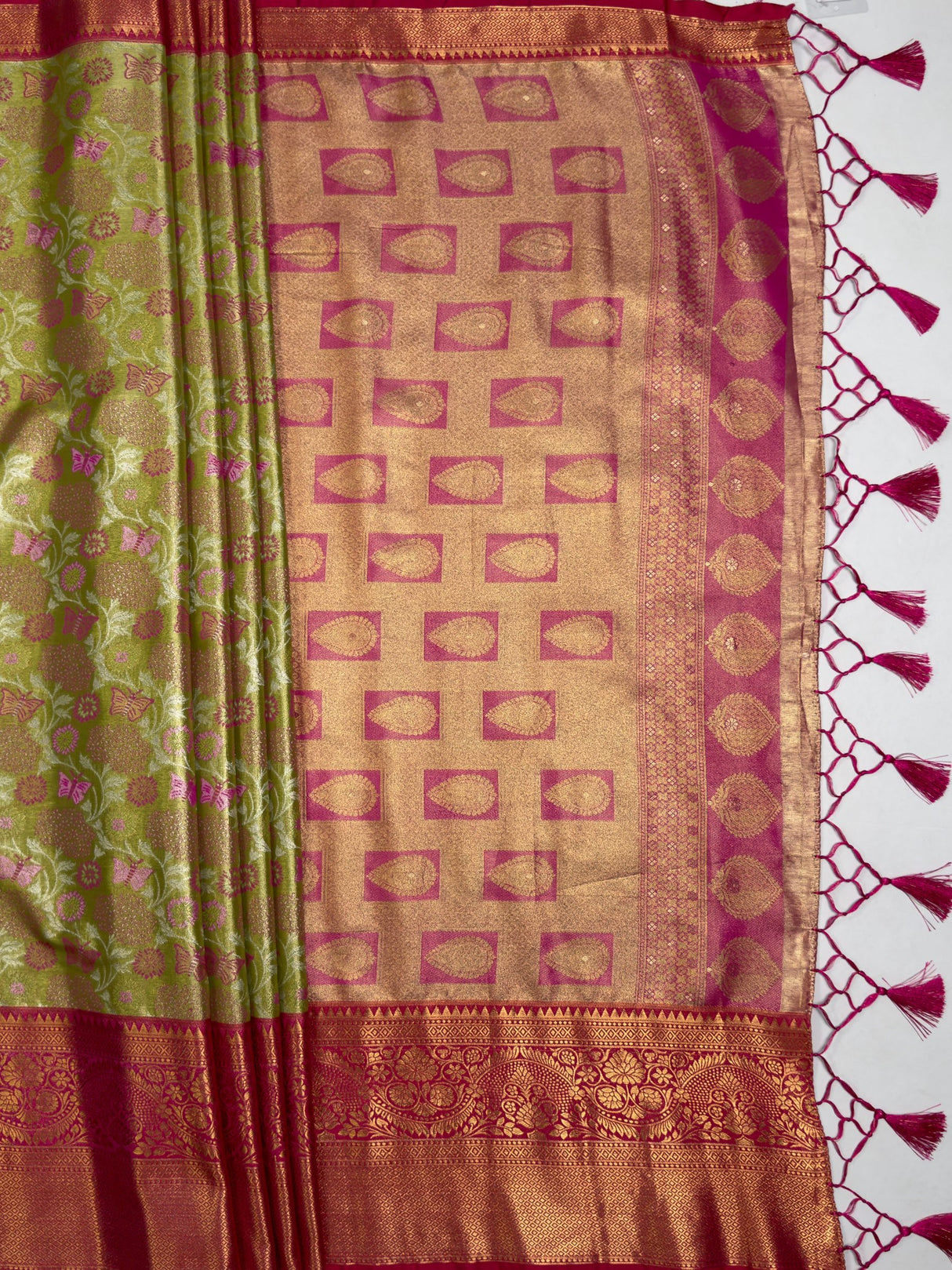 MIMOSA Olive Saree Saree — pallu and zari work detail