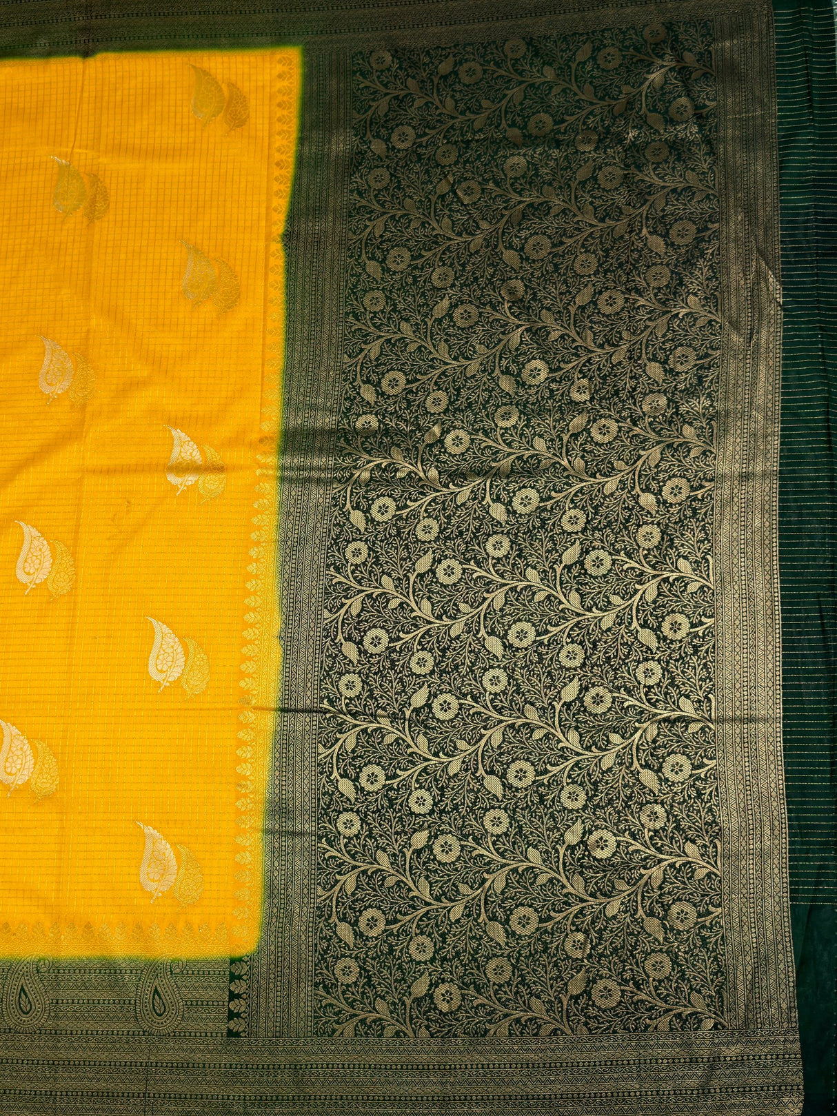 MIMOSA Gold Saree Saree — pallu and zari work detail