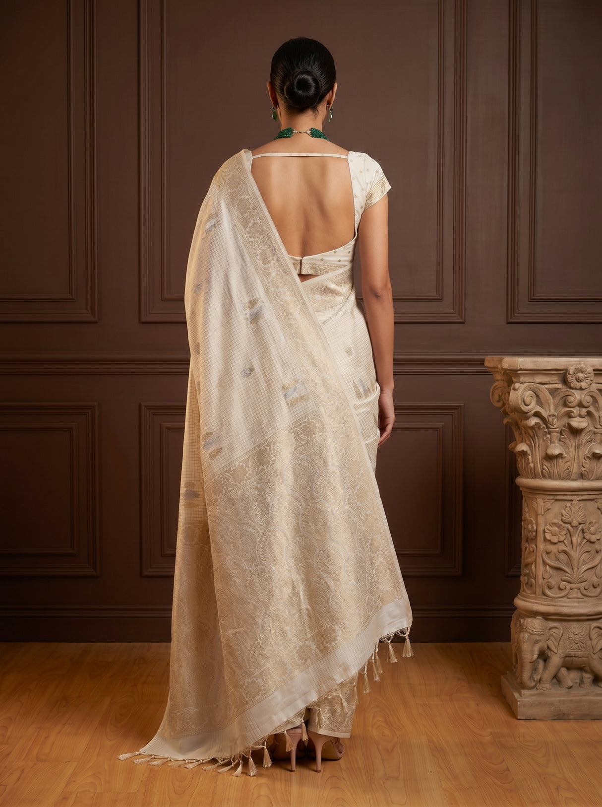 MIMOSA Saree Saree — pose 2 styling detail