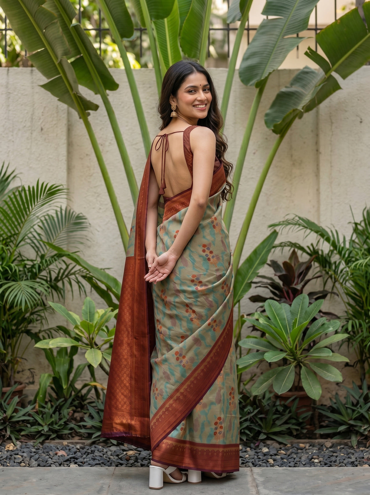 MIMOSA Chiku Pochampally Art Silk Saree — Saree pallu and gate detail