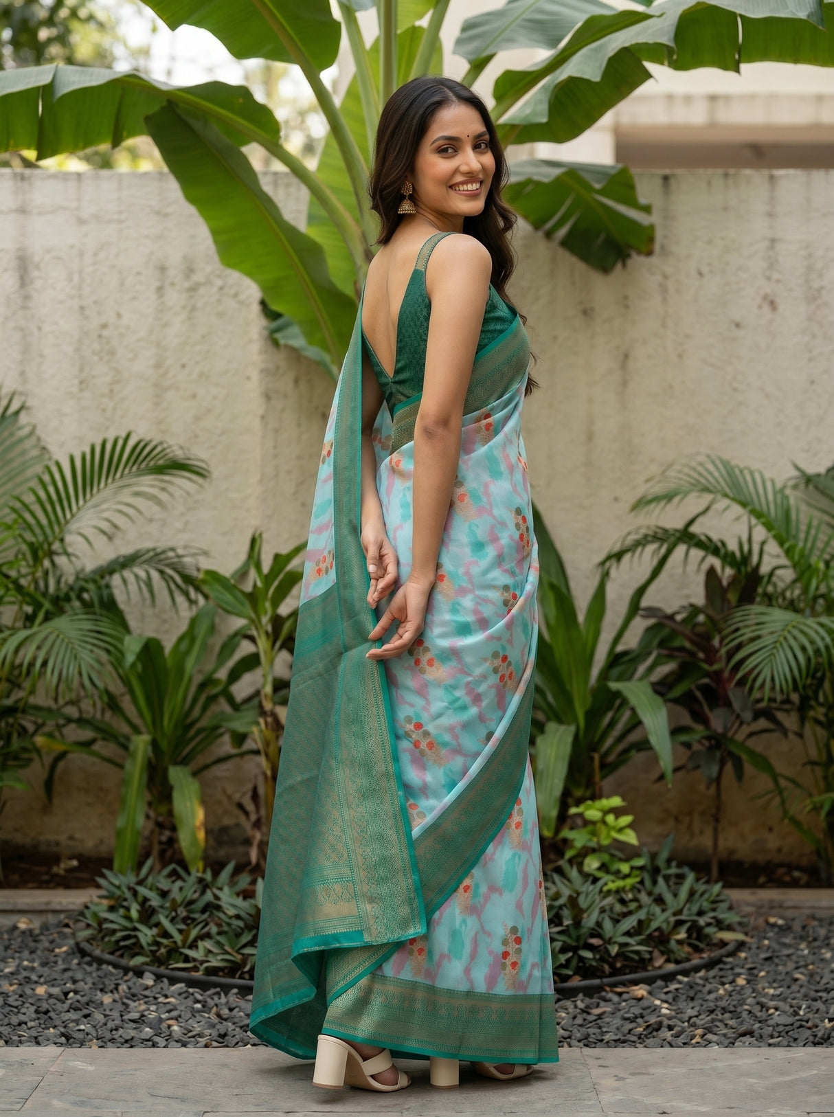 MIMOSA Sapphire Pochampally Art Silk Saree — Saree pallu and gate detail