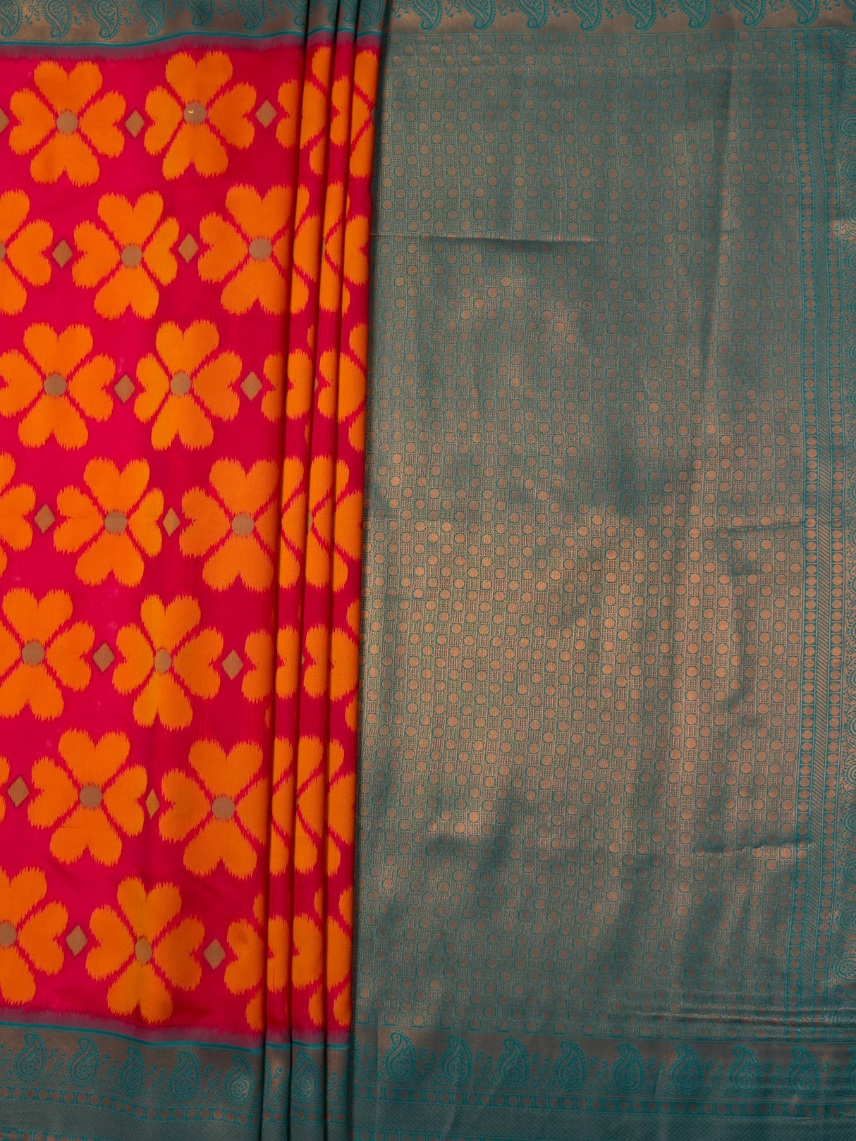 MIMOSA Strawberry Saree Saree — pallu and zari work detail