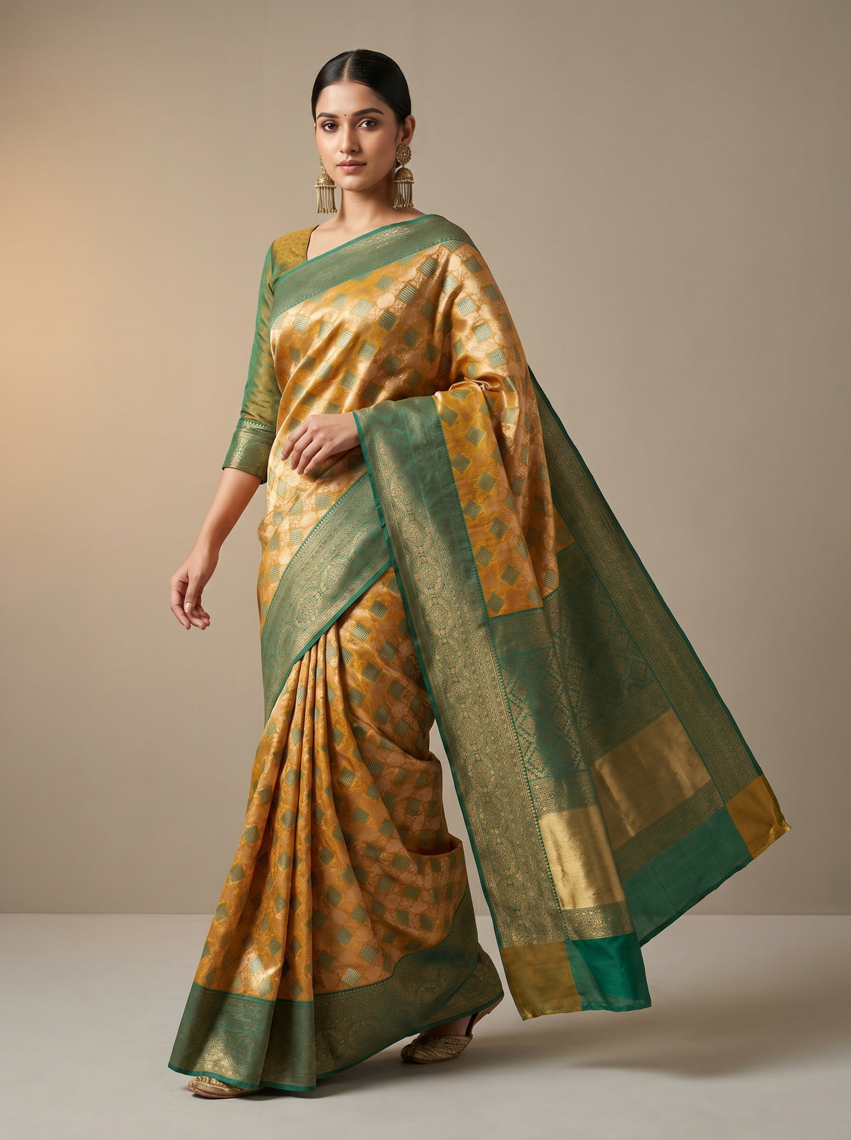 MIMOSA Gold Saree Saree β pose 7 styling detail