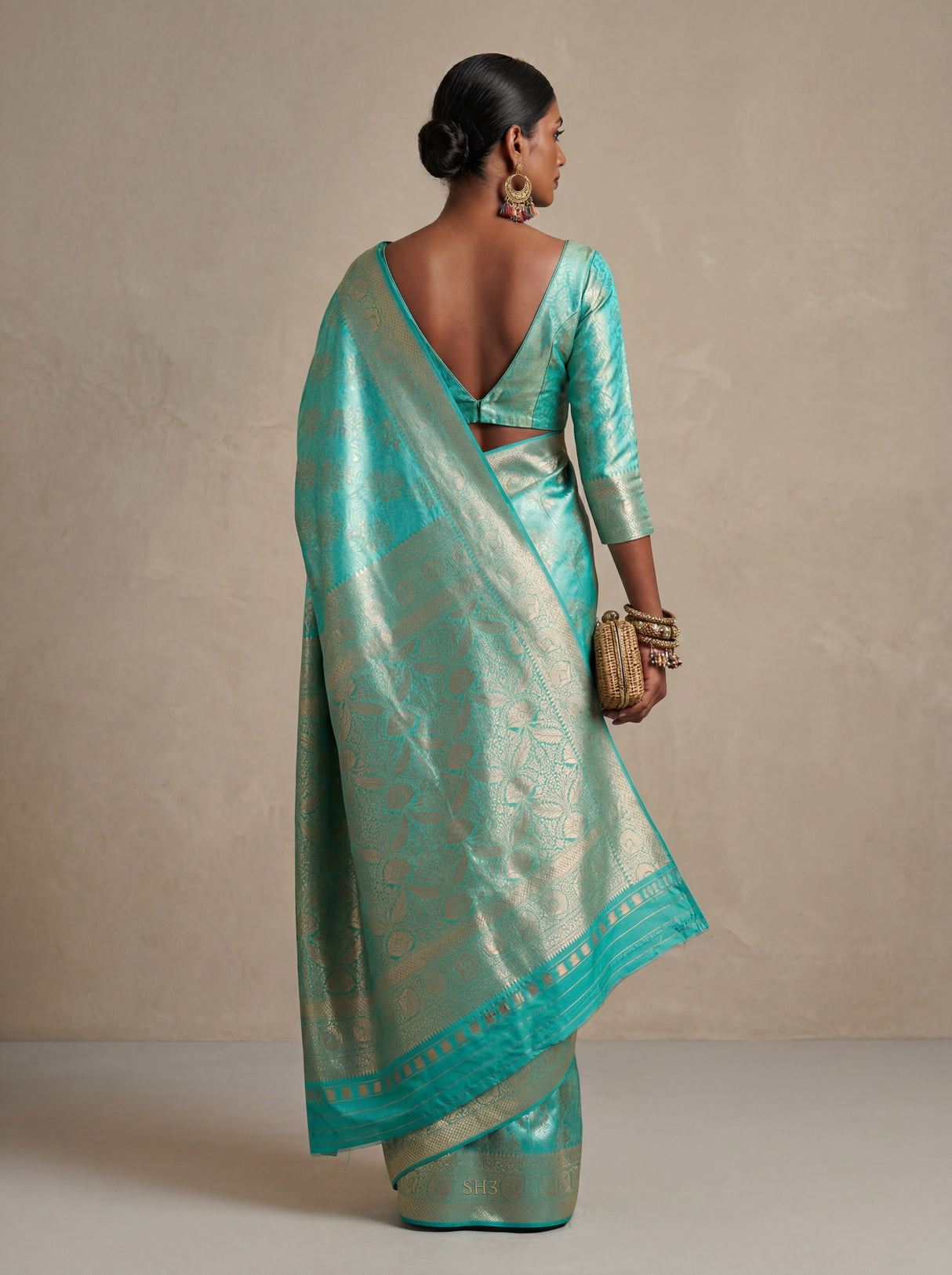 MIMOSA Rama Kanjivaram Art Silk Saree β styled look