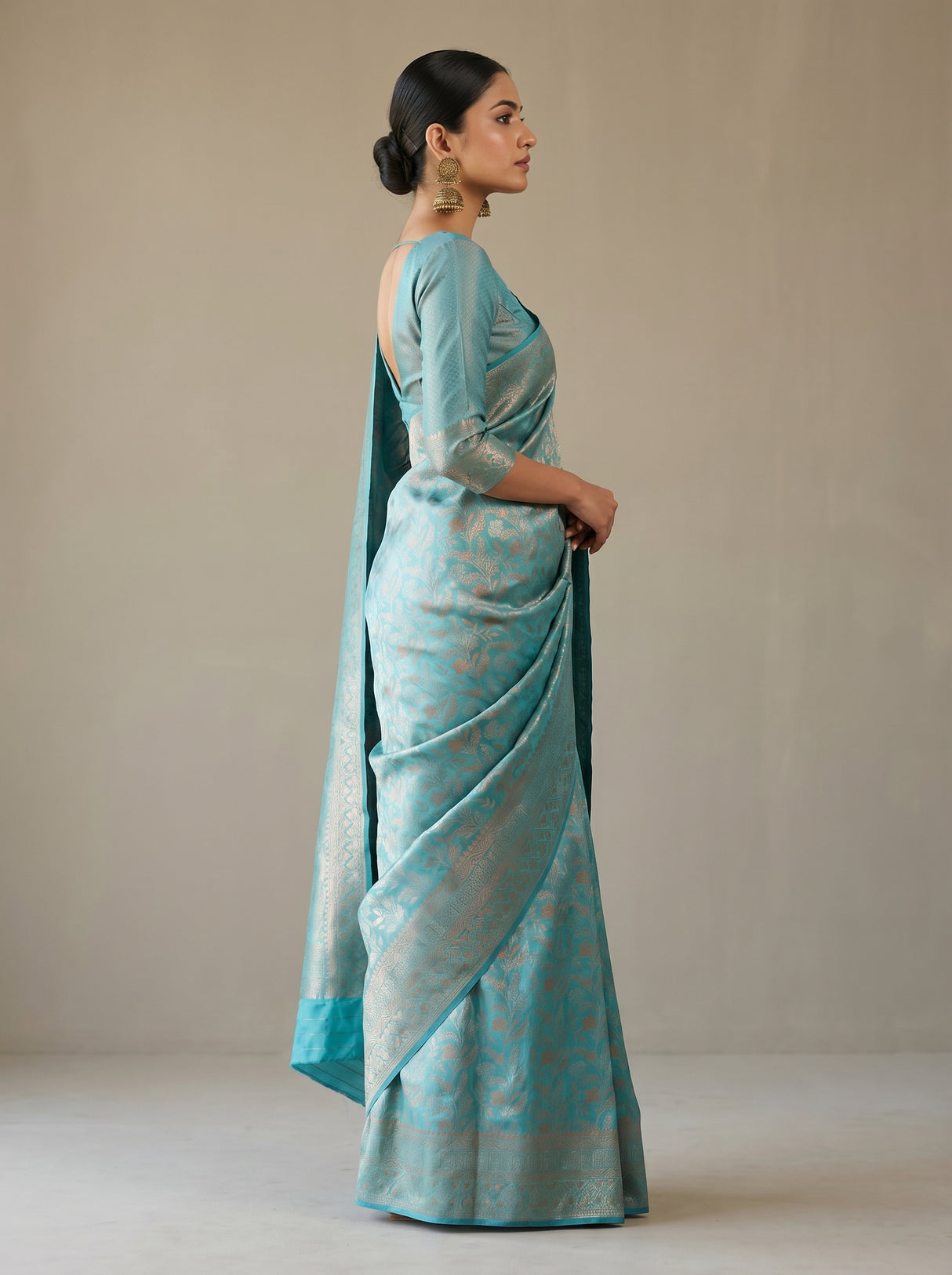 MIMOSA Saree Saree — pose 3 styling detail