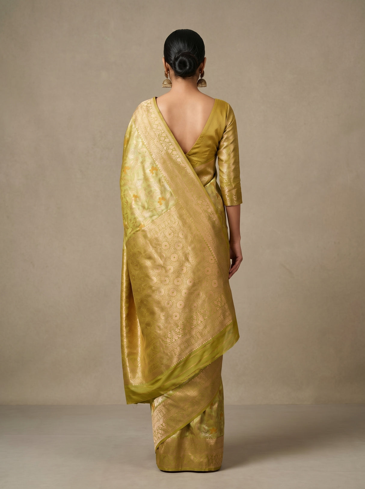 MIMOSA Saree Saree — pose 2 styling detail