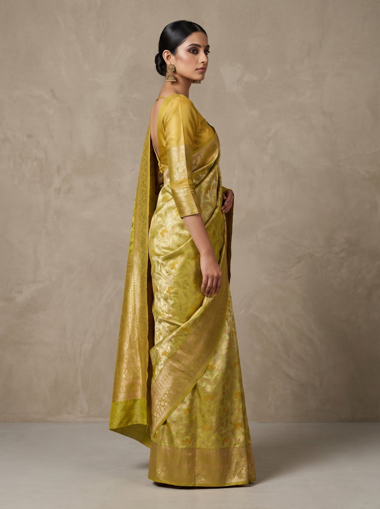 MIMOSA Saree Saree — pose 3 styling detail