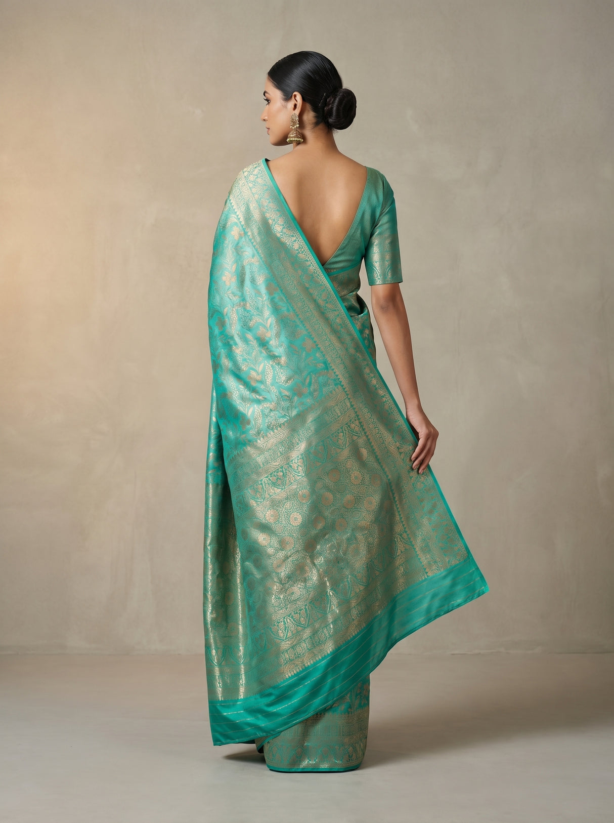 MIMOSA Saree Saree — pose 2 styling detail