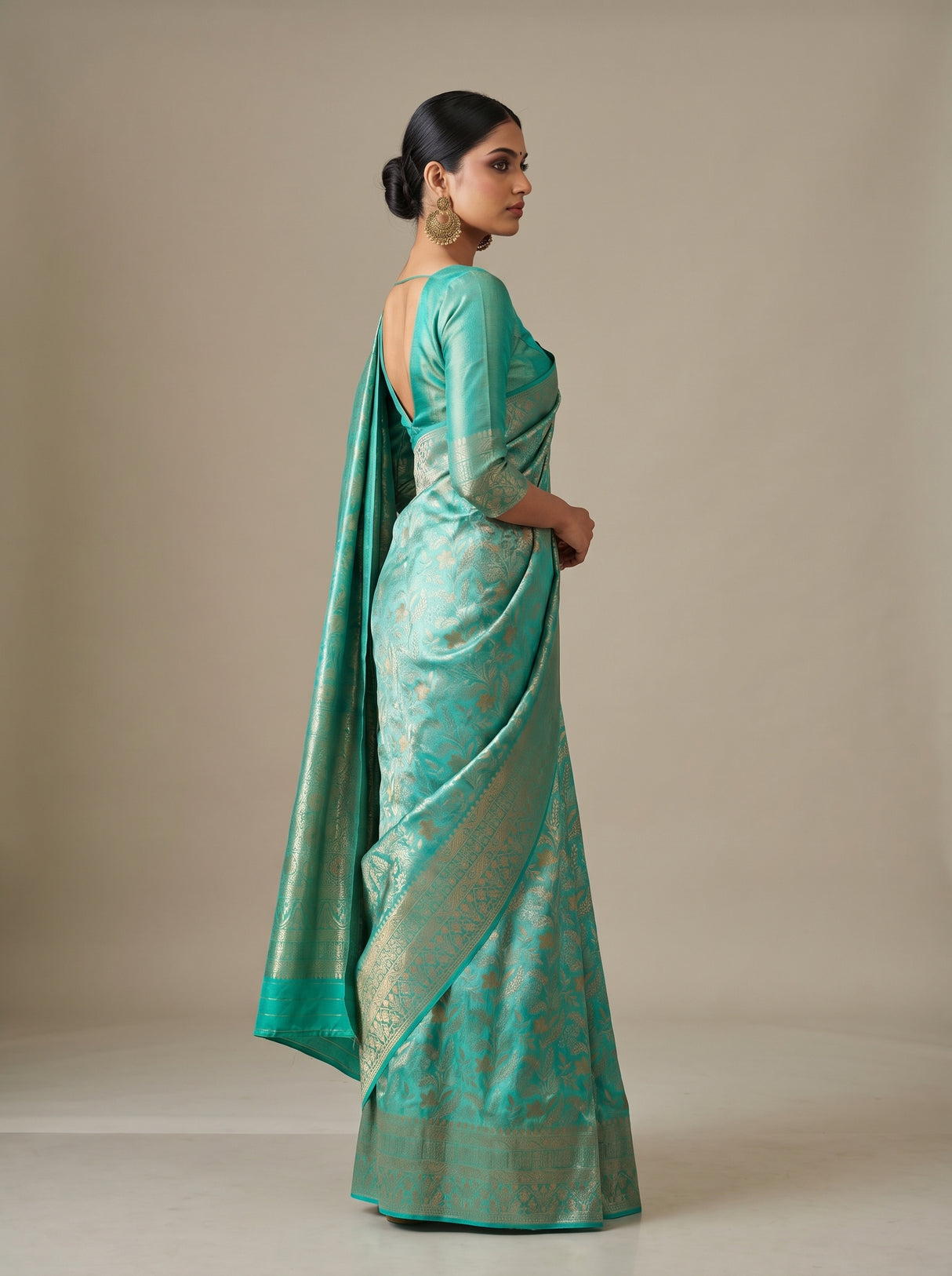 MIMOSA Saree Saree — pose 3 styling detail
