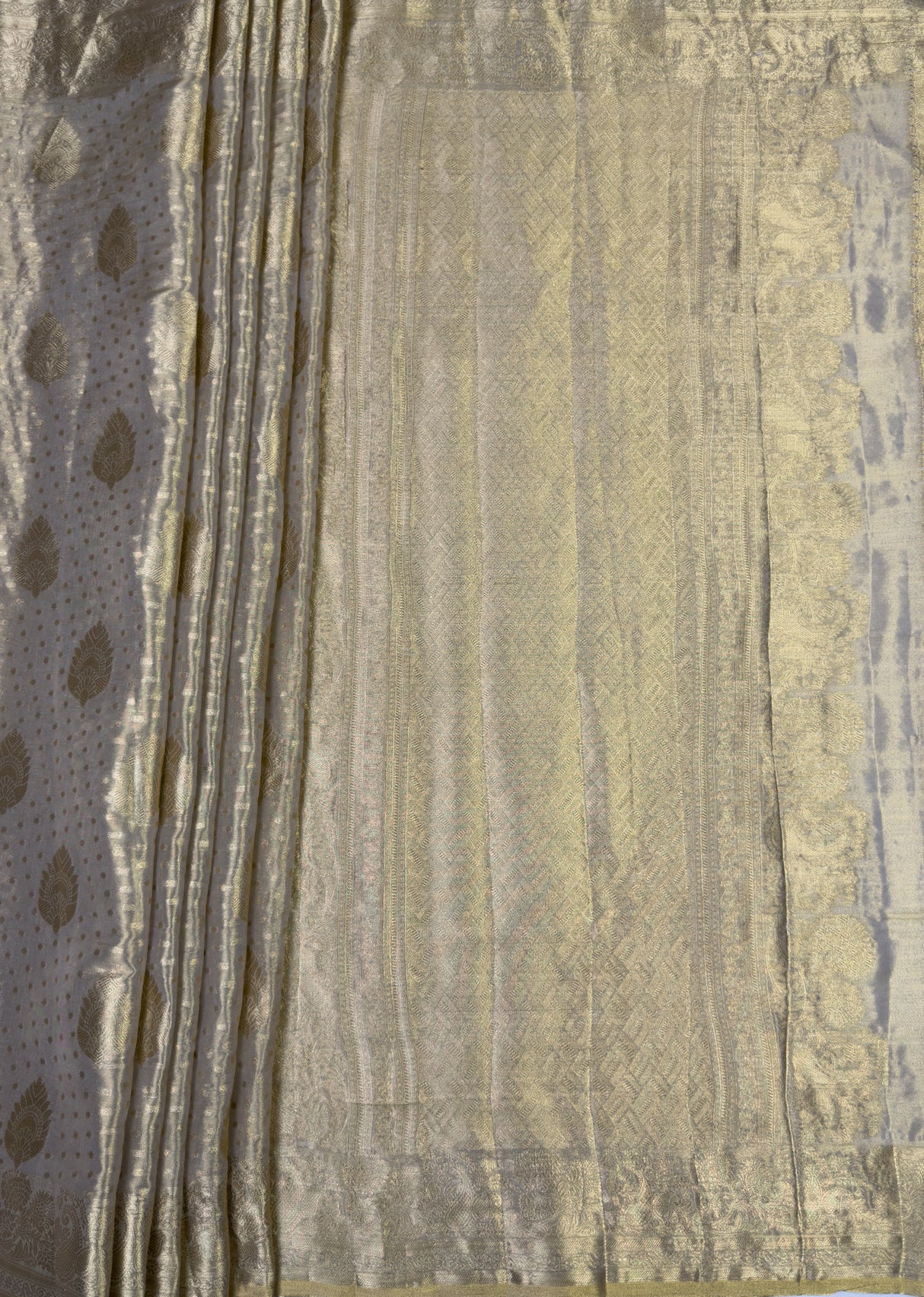 MIMOSA Chikoo Kanjivaram Art Silk Saree β pallu and zari work detail