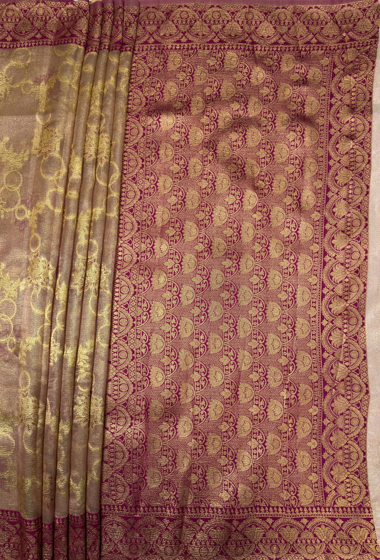 MIMOSA Magenta Banarasi Art Silk Saree β pallu and zari work detail