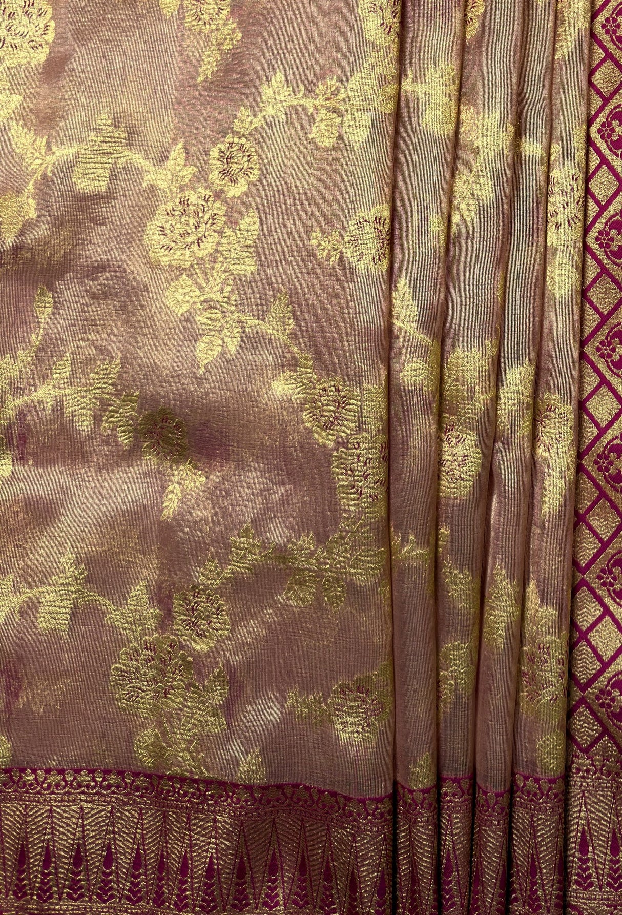 MIMOSA Magenta Banarasi Art Silk Saree - detailed view of pallu and border design