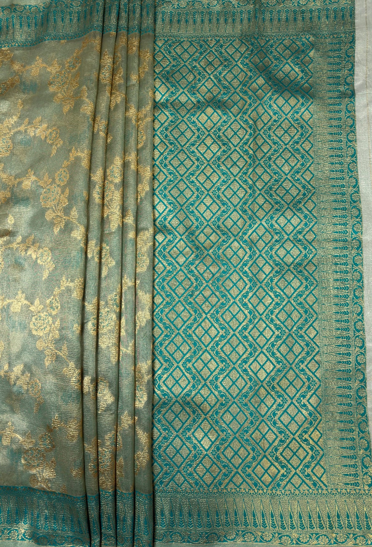 MIMOSA Saffire Banarasi Art Silk Saree - close-up of lower drape and footwear