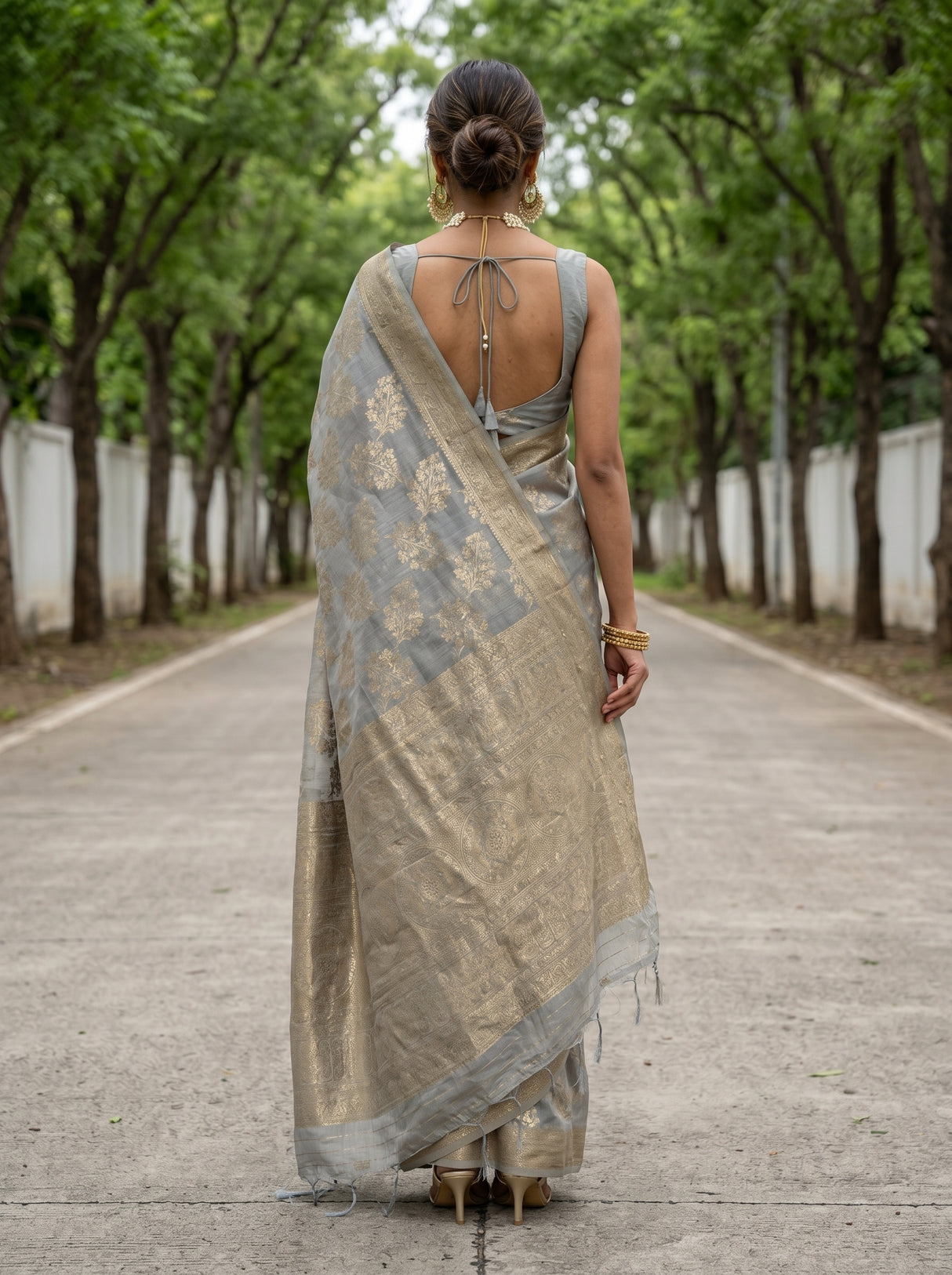 MIMOSA Saree Saree β pose 2 styling detail