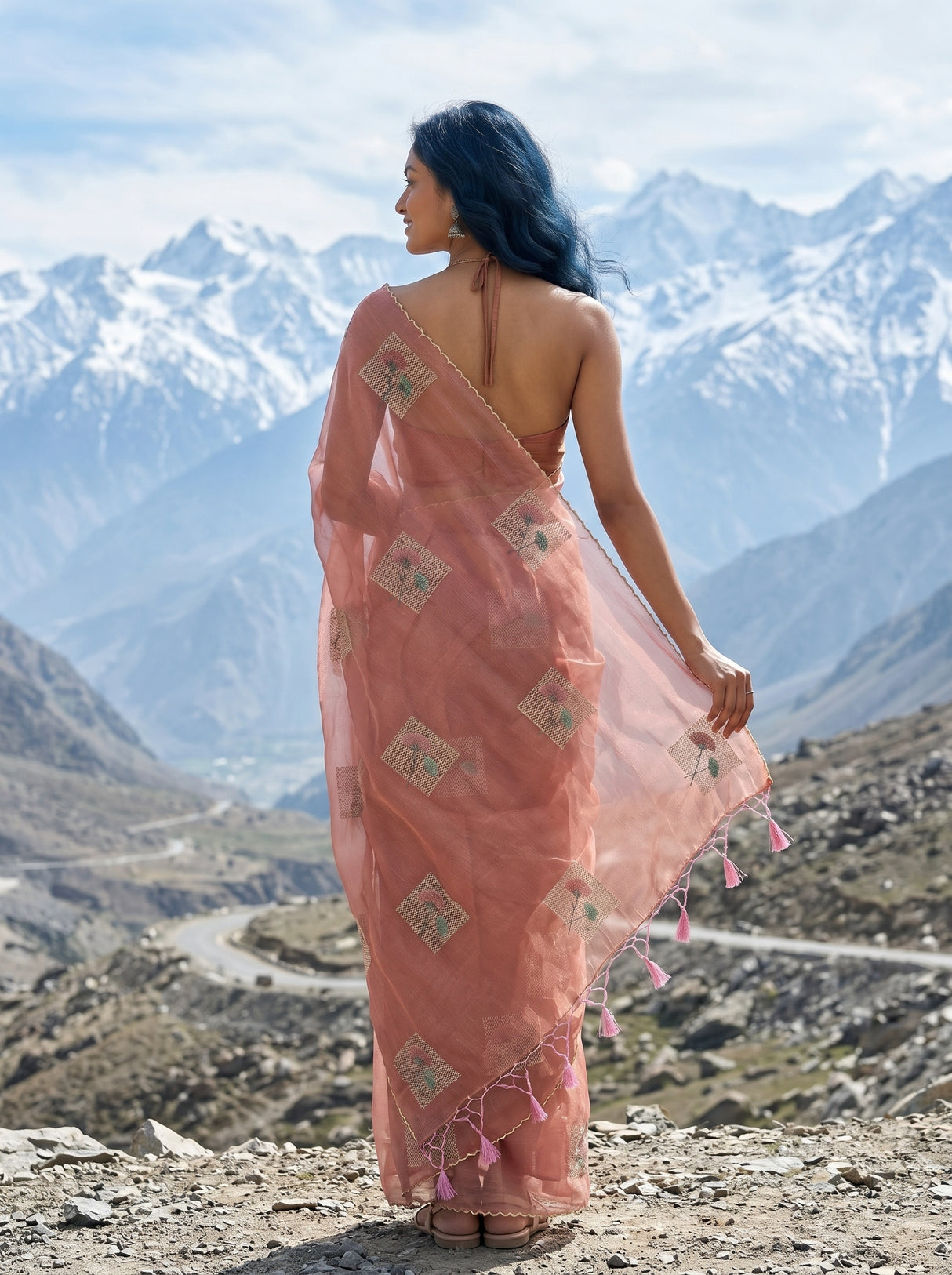 MIMOSA Saree Saree — pose 2 styling detail