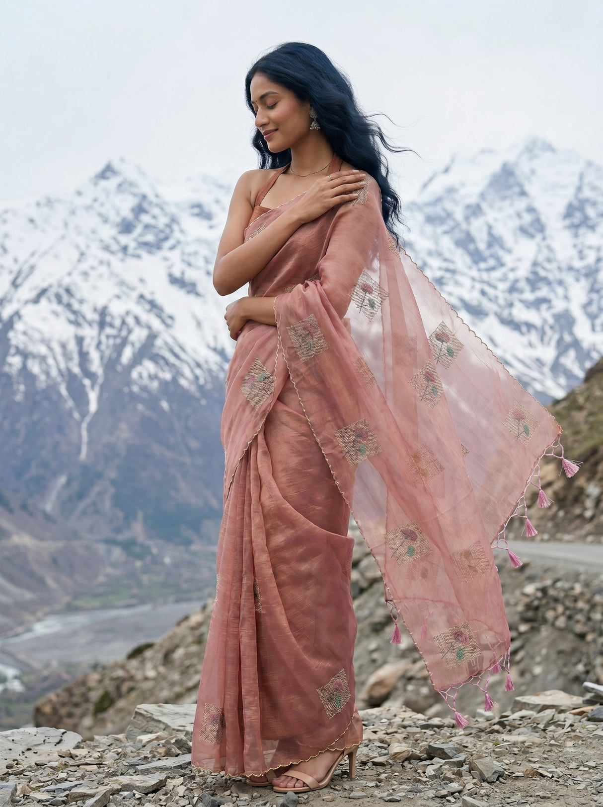 MIMOSA Saree Saree — pose 3 styling detail
