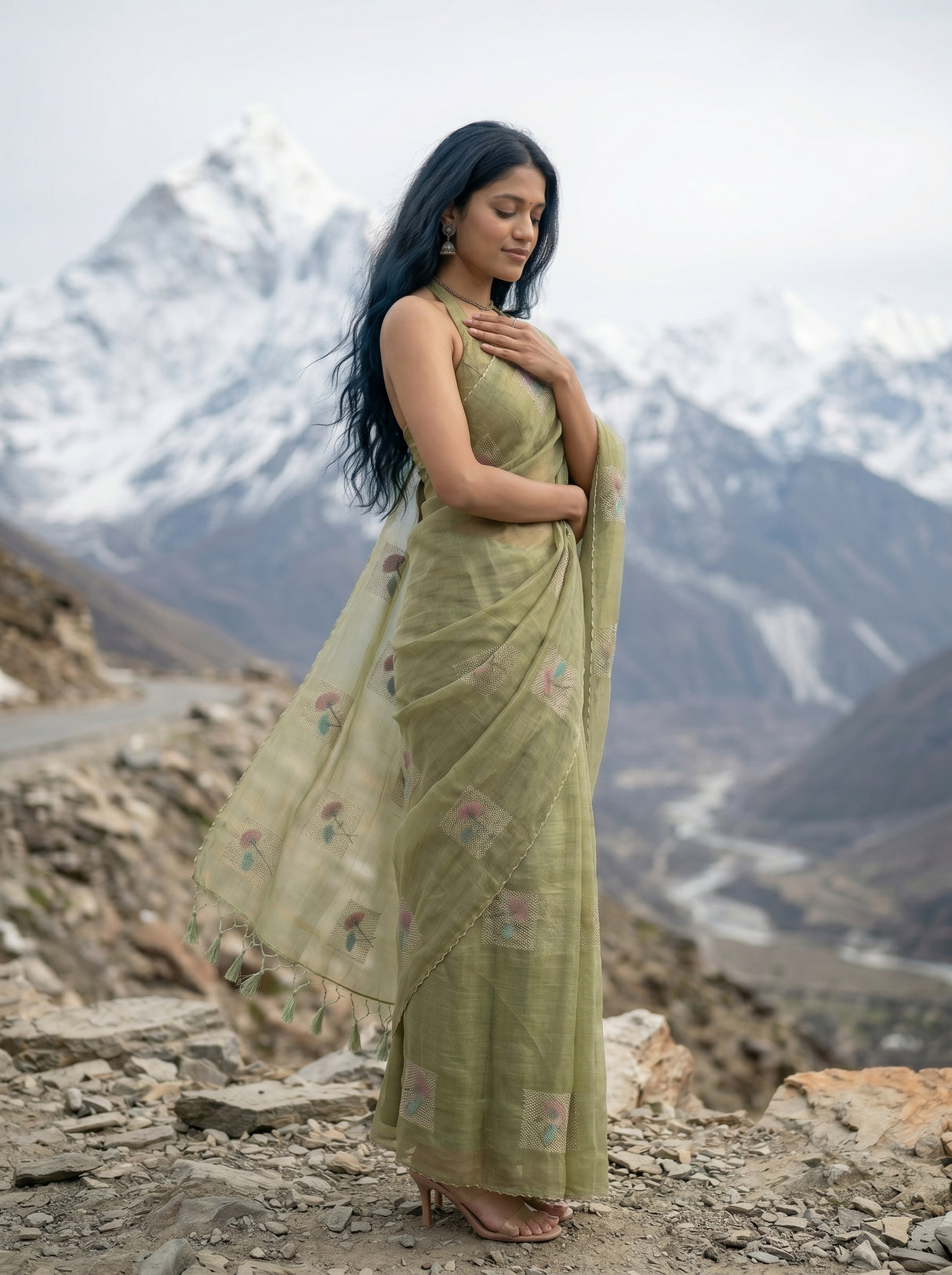 MIMOSA Saree Saree — pose 3 styling detail
